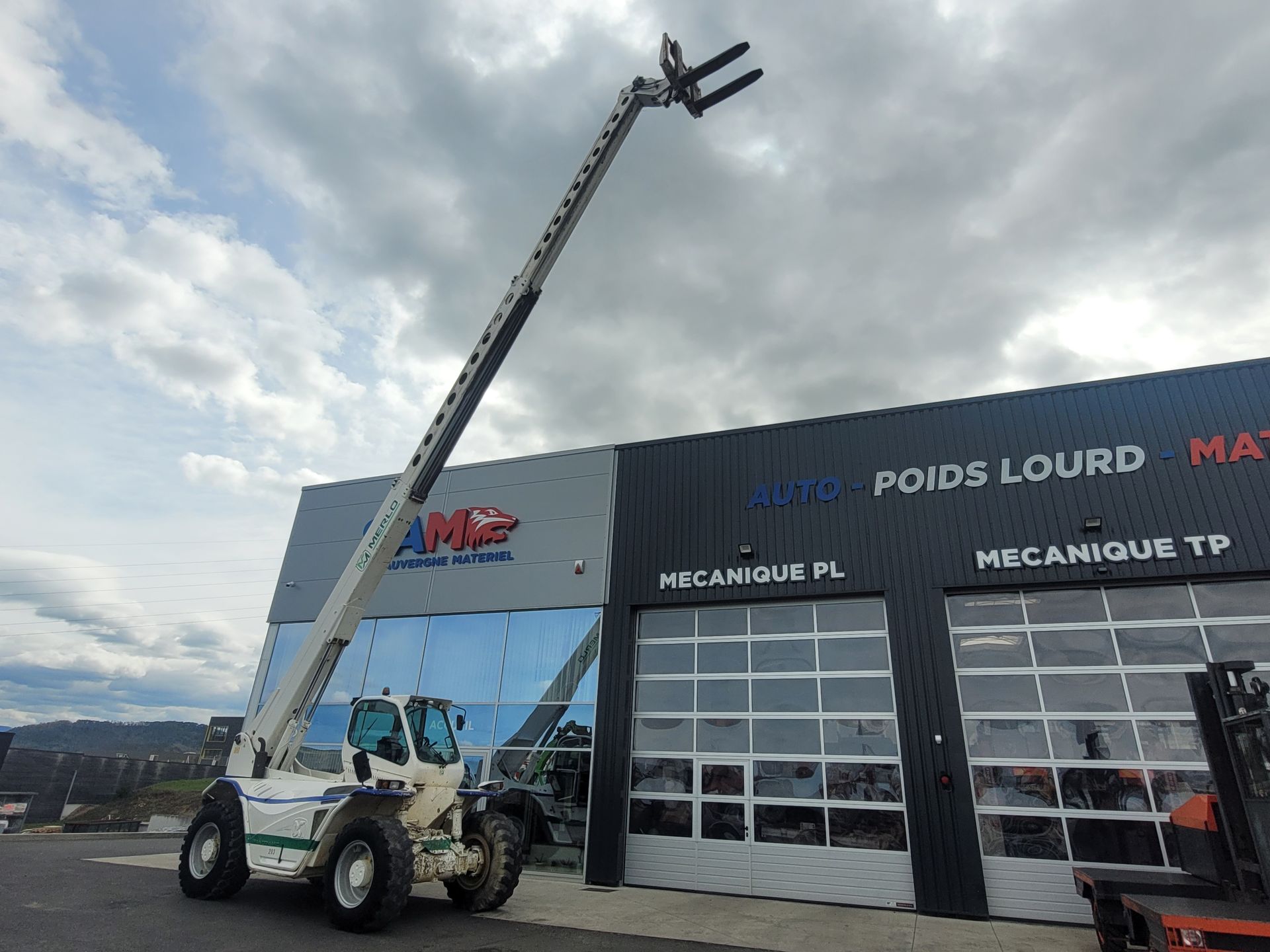 Chariot télescopique Merlo P65.14 HM