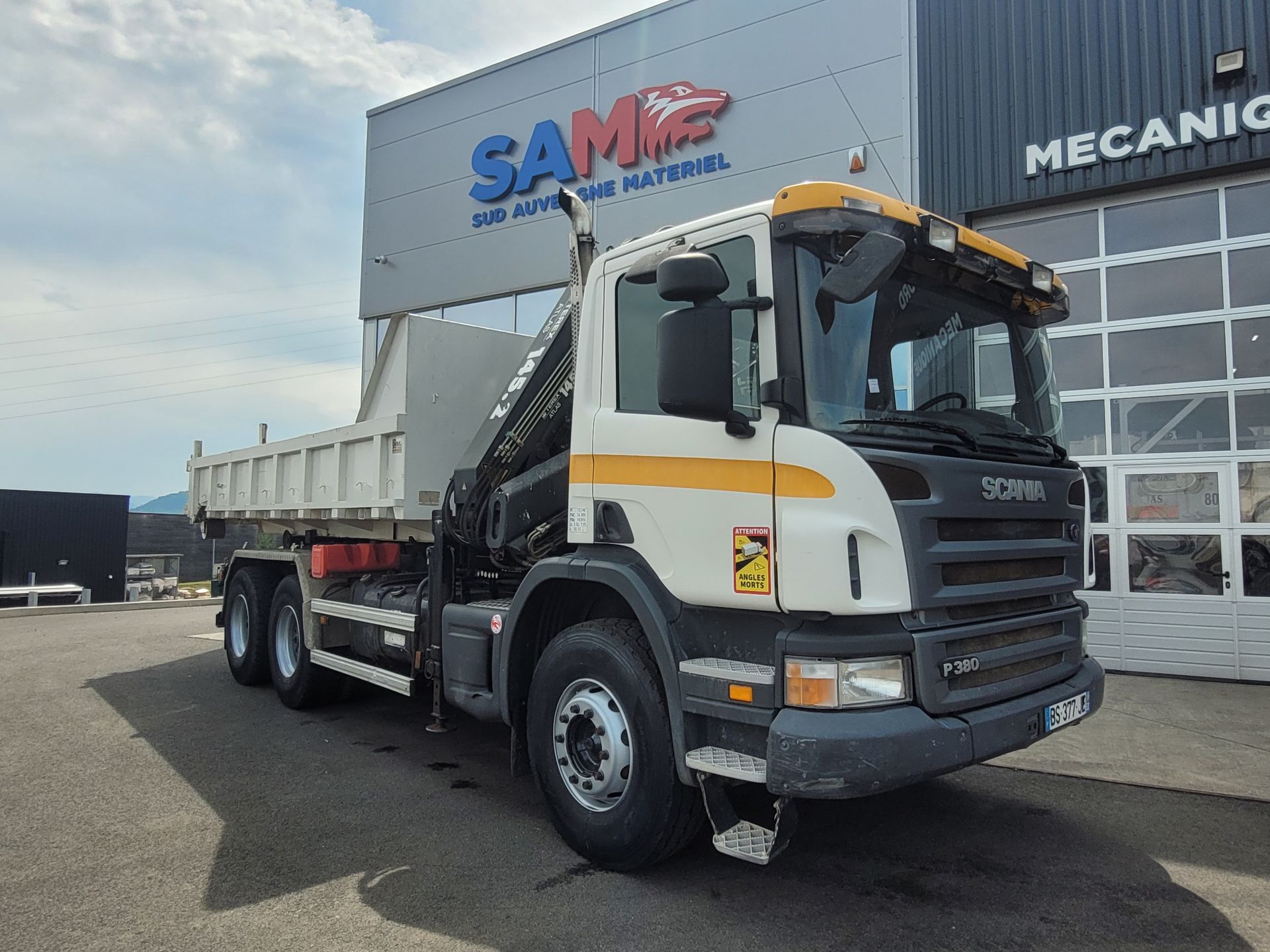 Scania P380 6x4