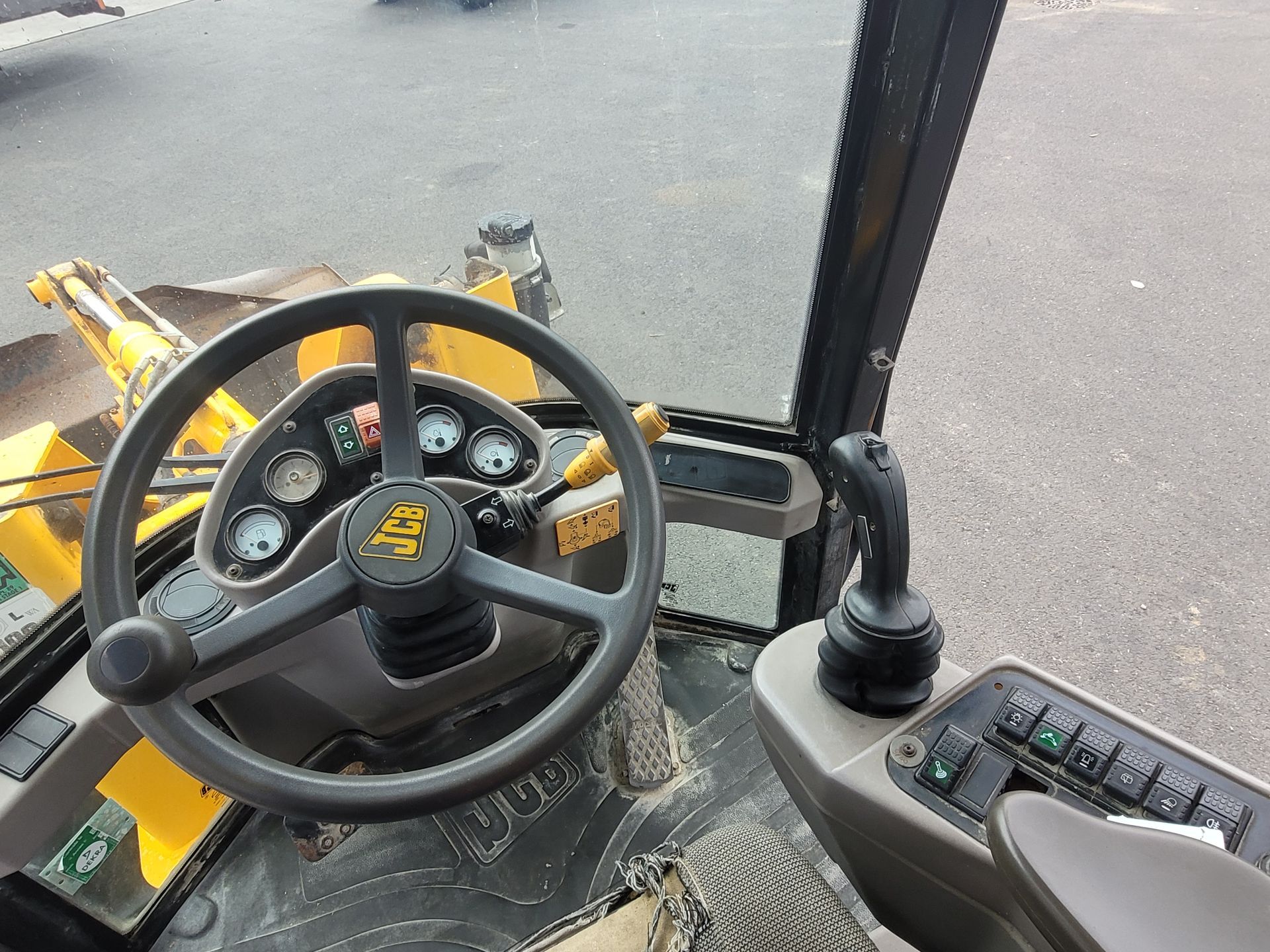 CHARGEUSE JCB 407