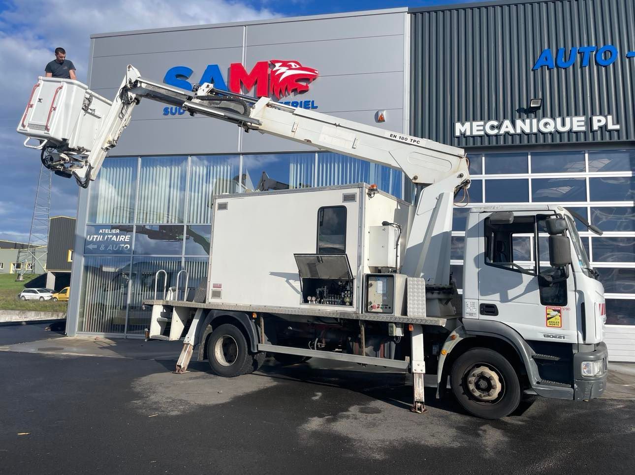 Comilev 18,0m sur Iveco 130E21