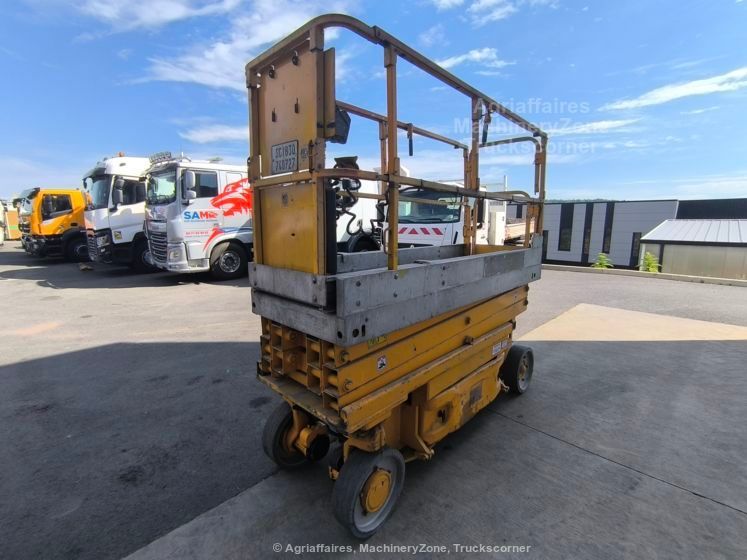 JLG 2030 ES