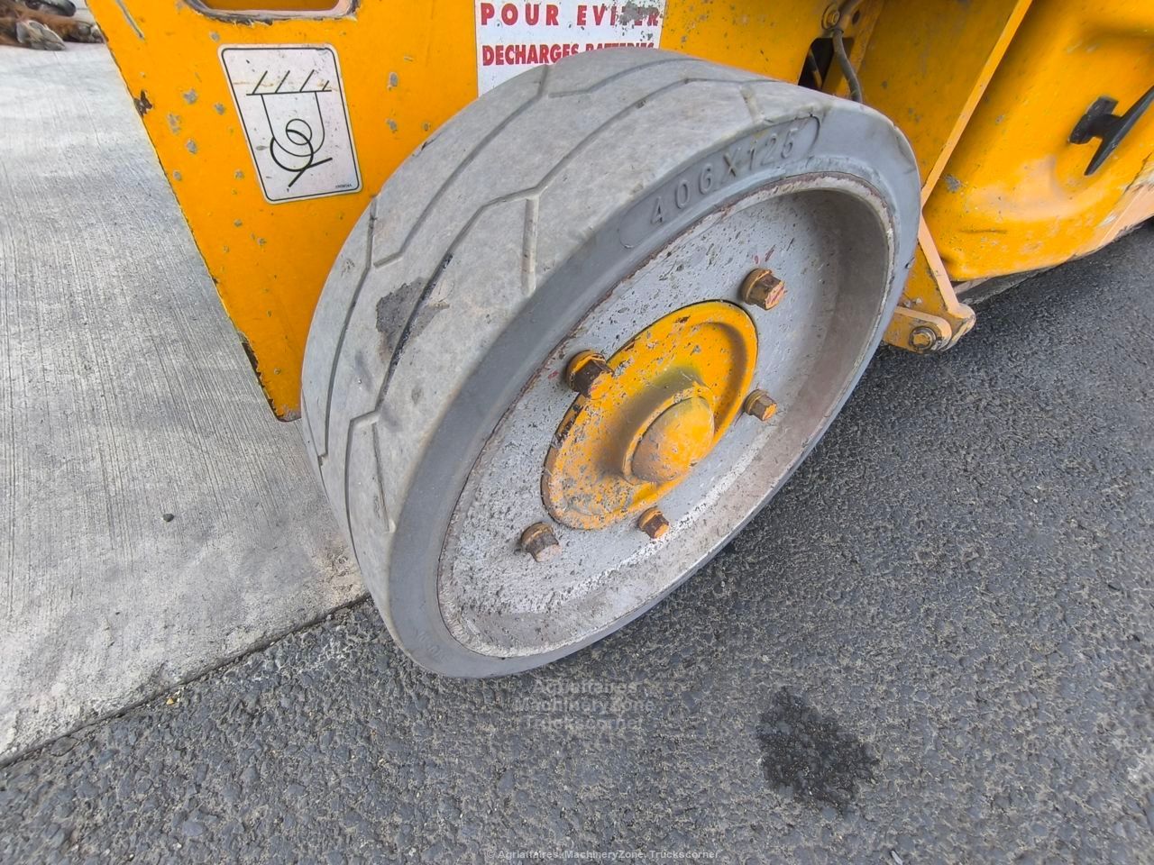 JLG 2030 ES