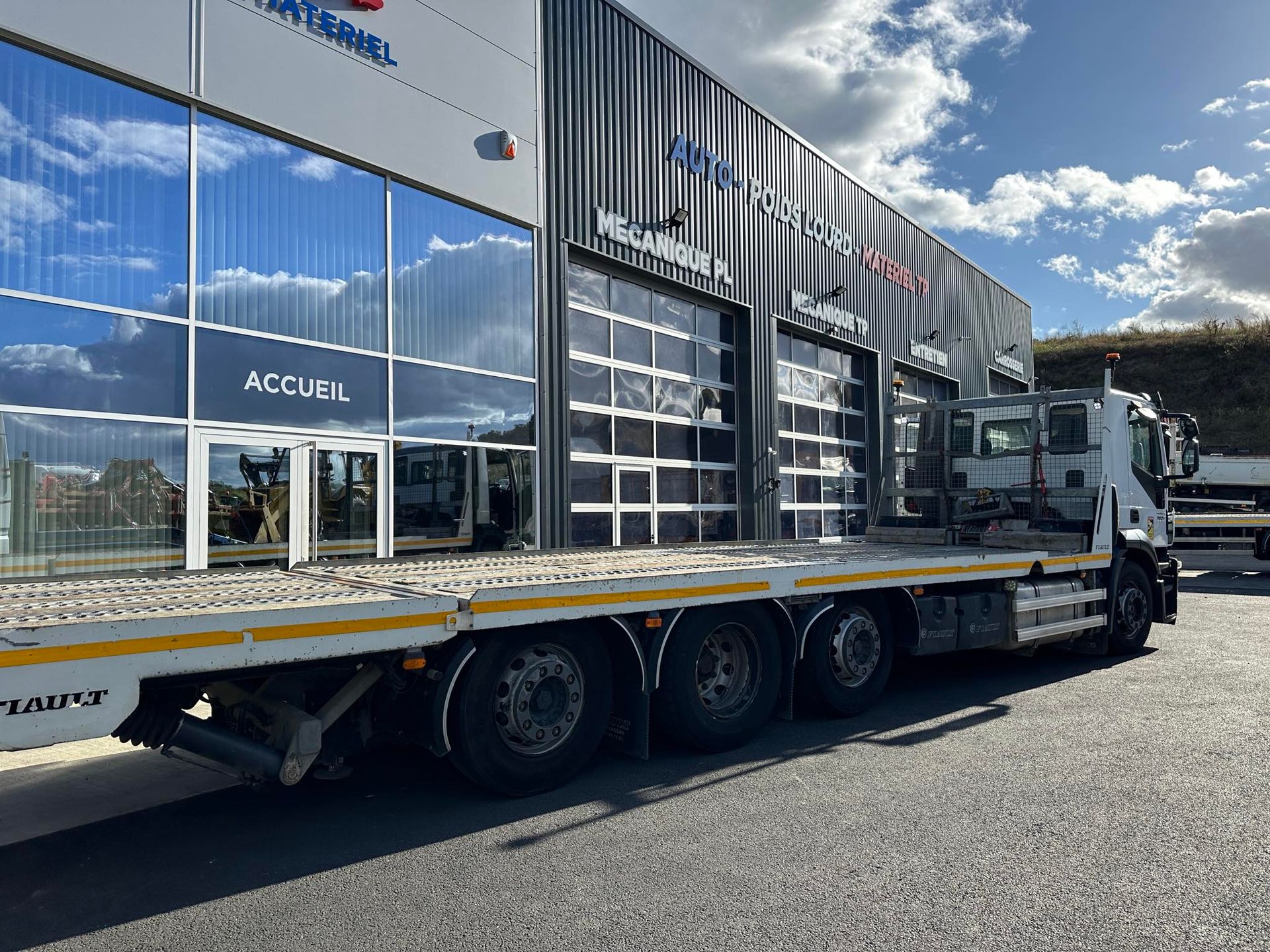 Iveco Porte-engins Stralis Hi-street