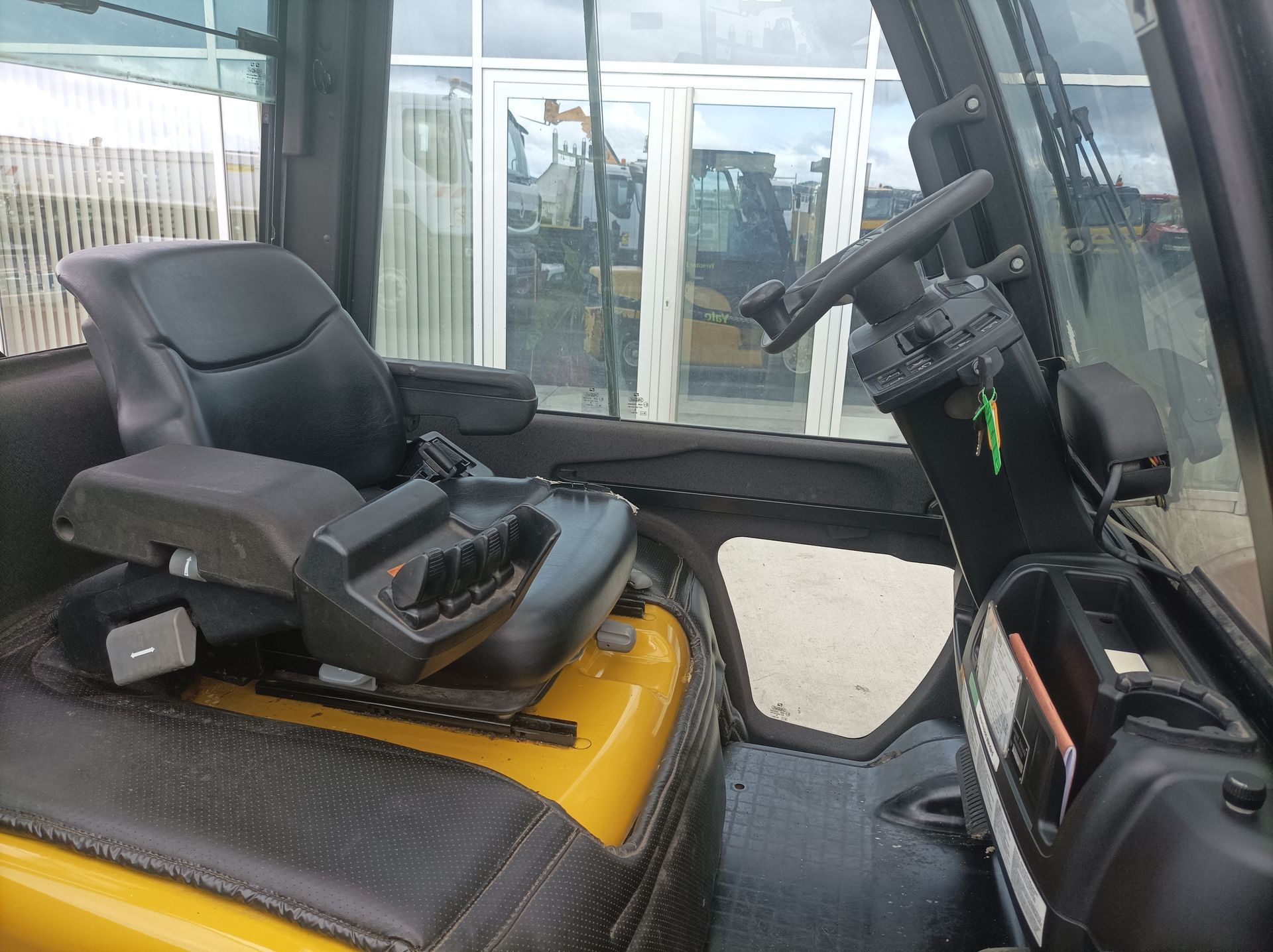 Chariot Yale GDP30VX