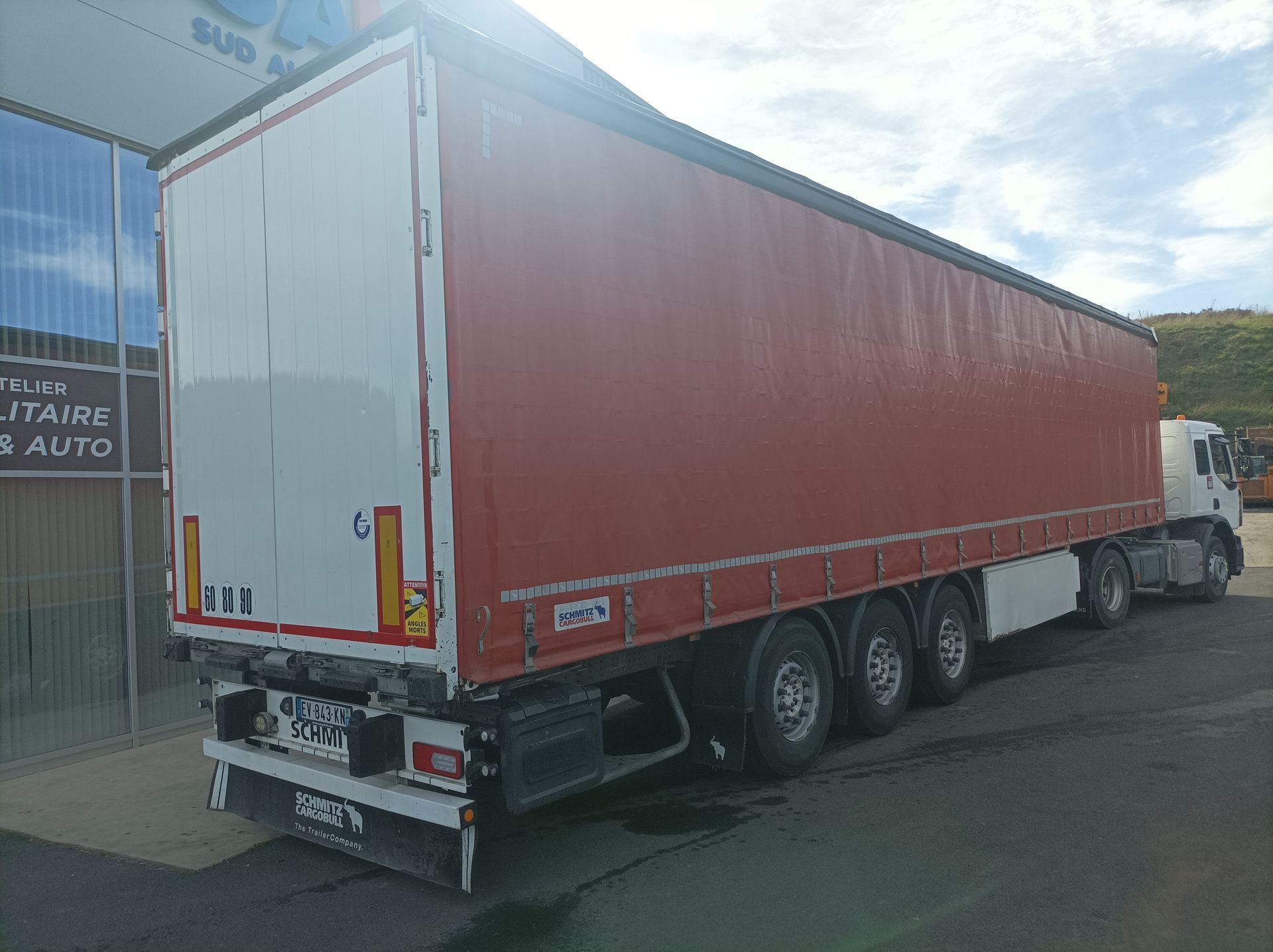 Semi remorque bâchée Tautliner SCHMITZ CARGOBULL