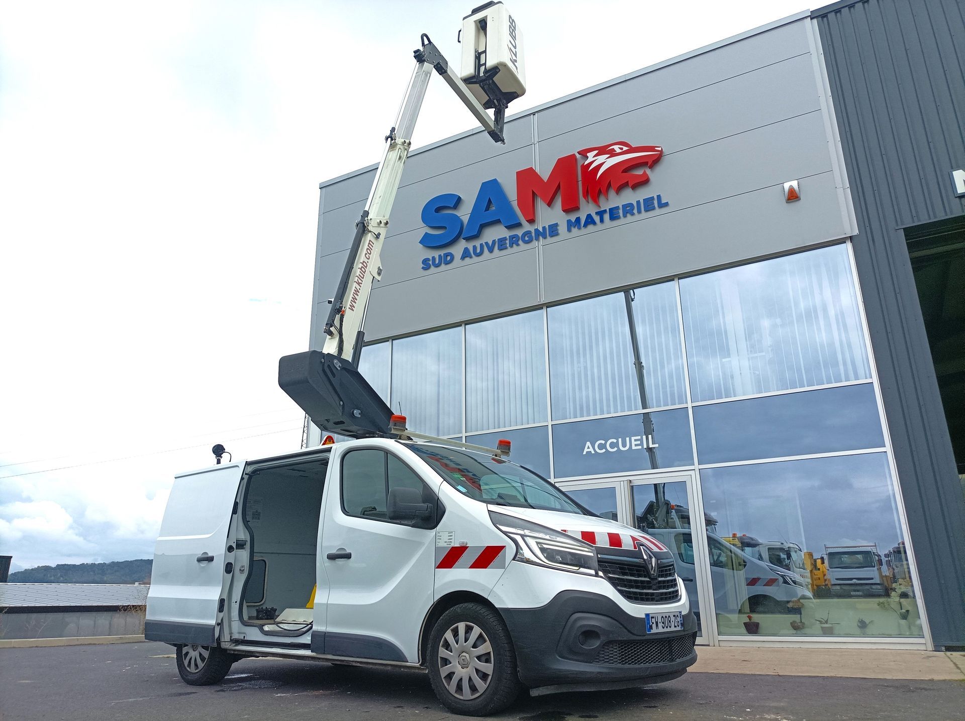 Nacelle KLUBB 10,5m sur Renault Trafic