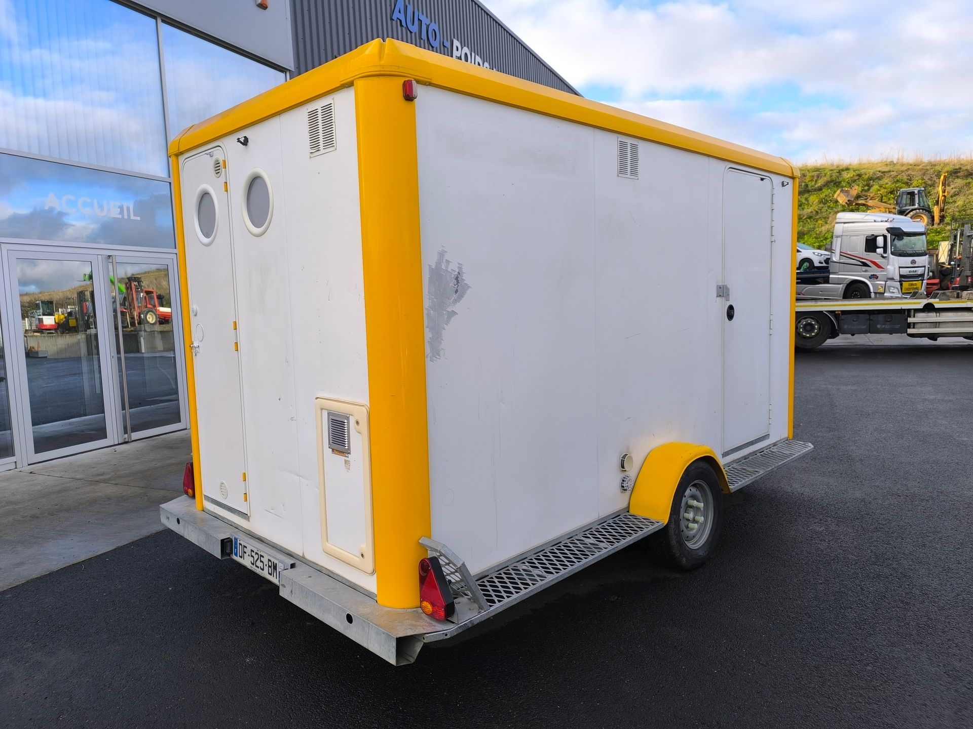 Abris de chantier 1 Essieu PTAC 1.3 Tonnes