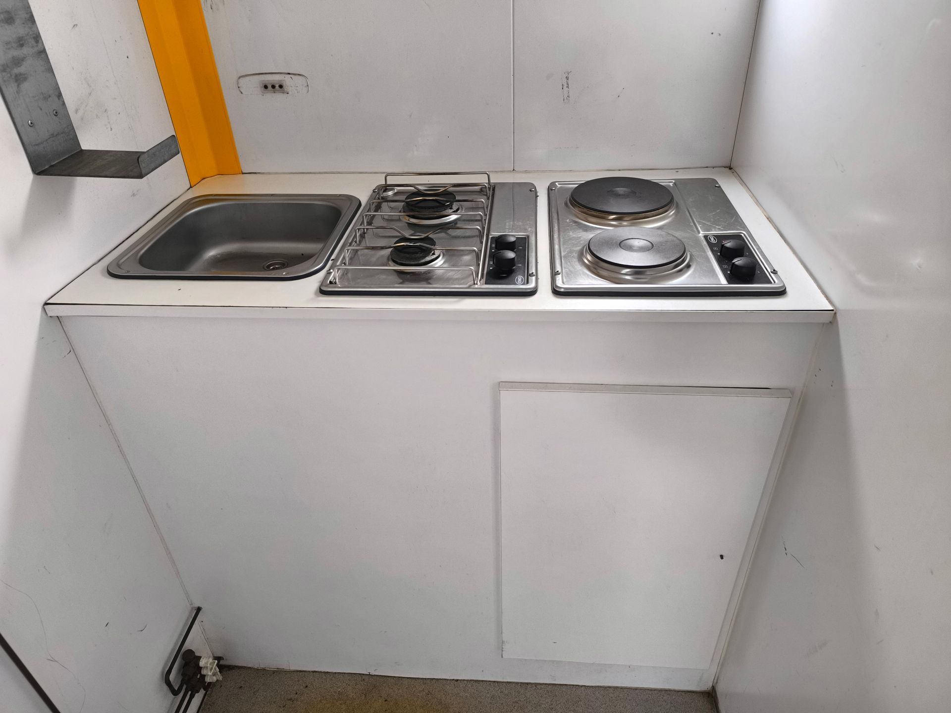 Abris de chantier 1 Essieu PTAC 1.3 Tonnes