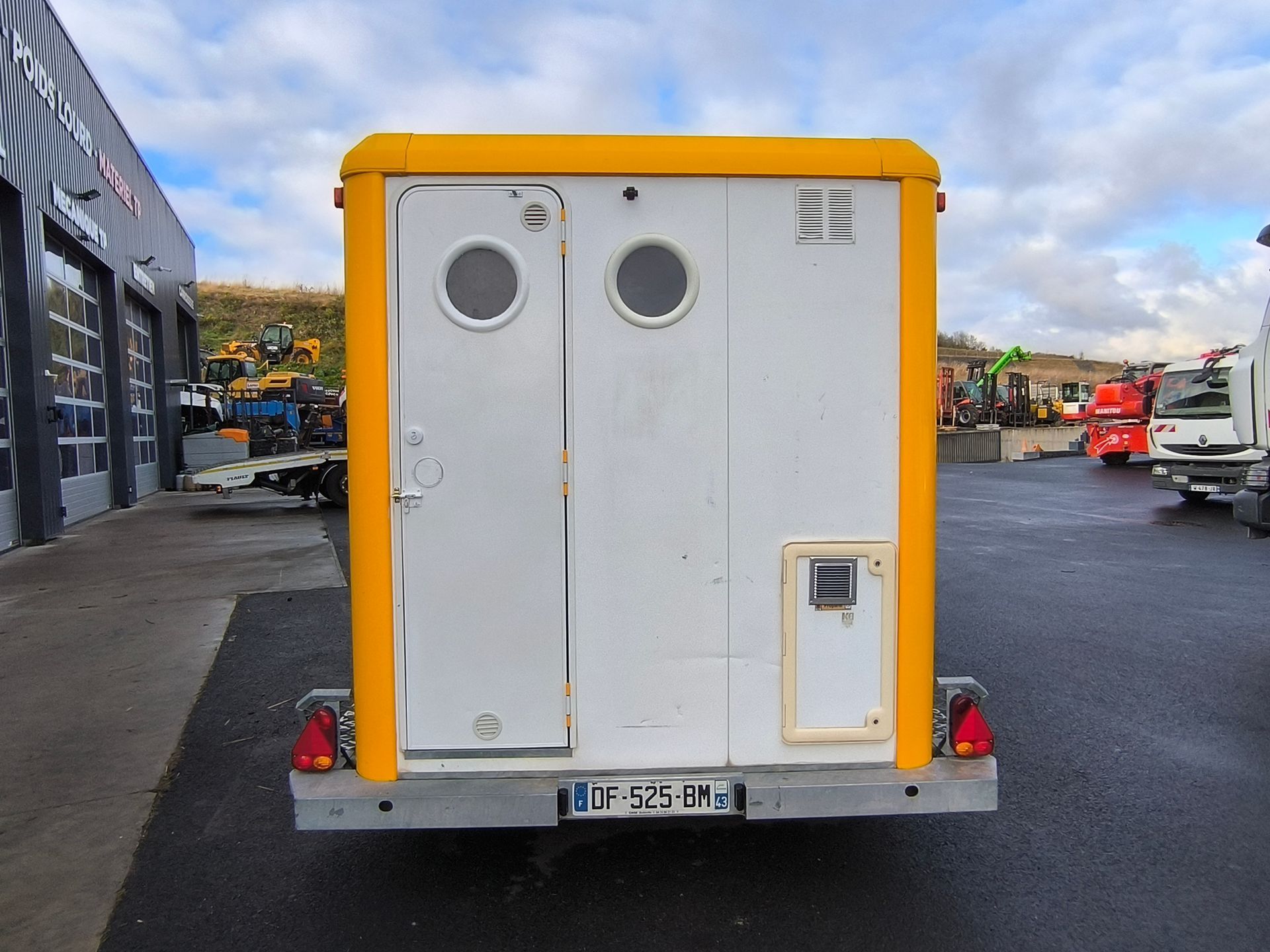 Abris de chantier 1 Essieu PTAC 1.3 Tonnes