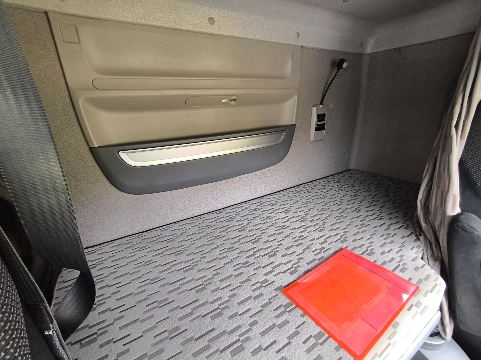 Daf XF 510 plateau Fiault