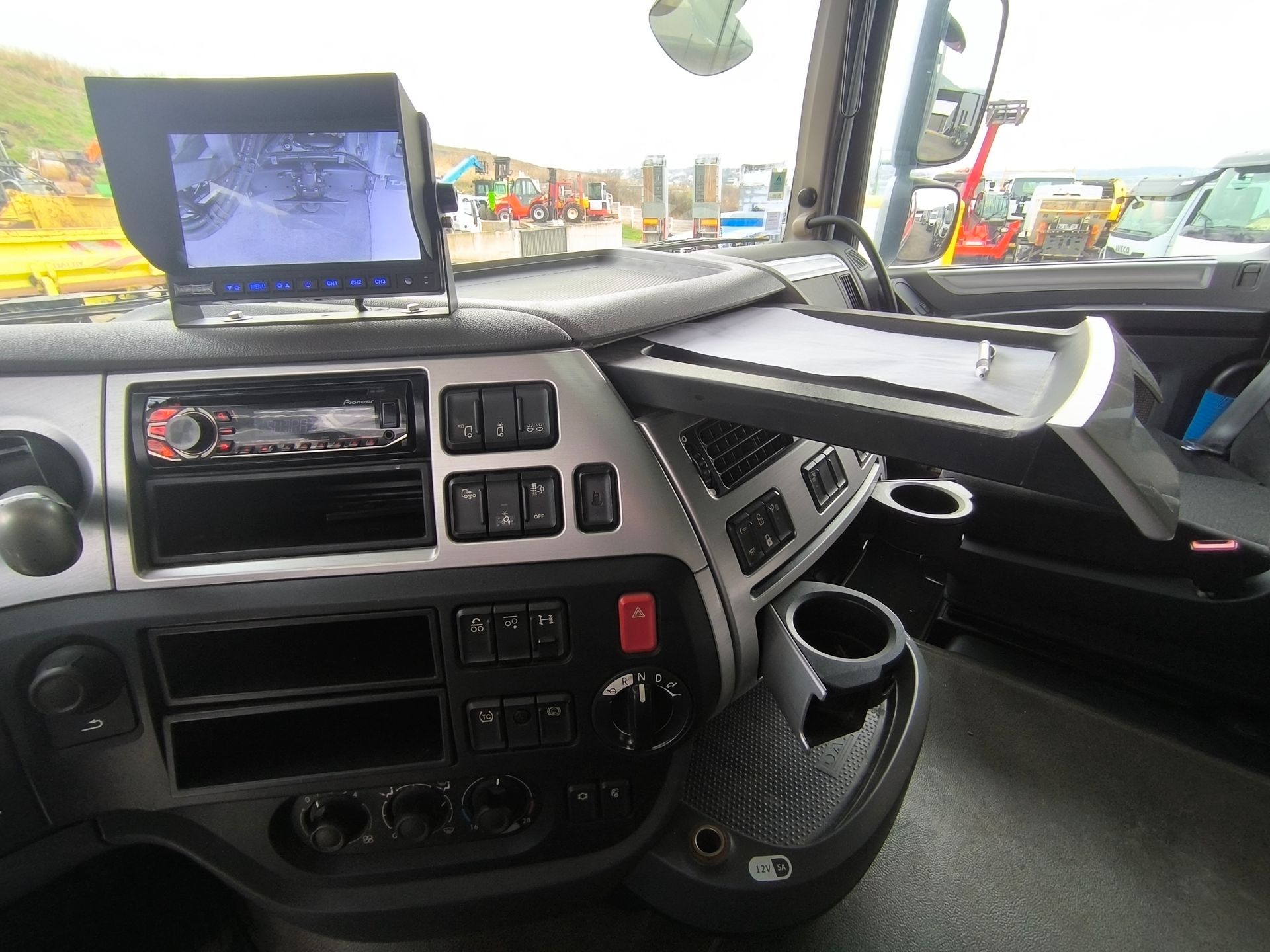 Daf XF 510 plateau Fiault