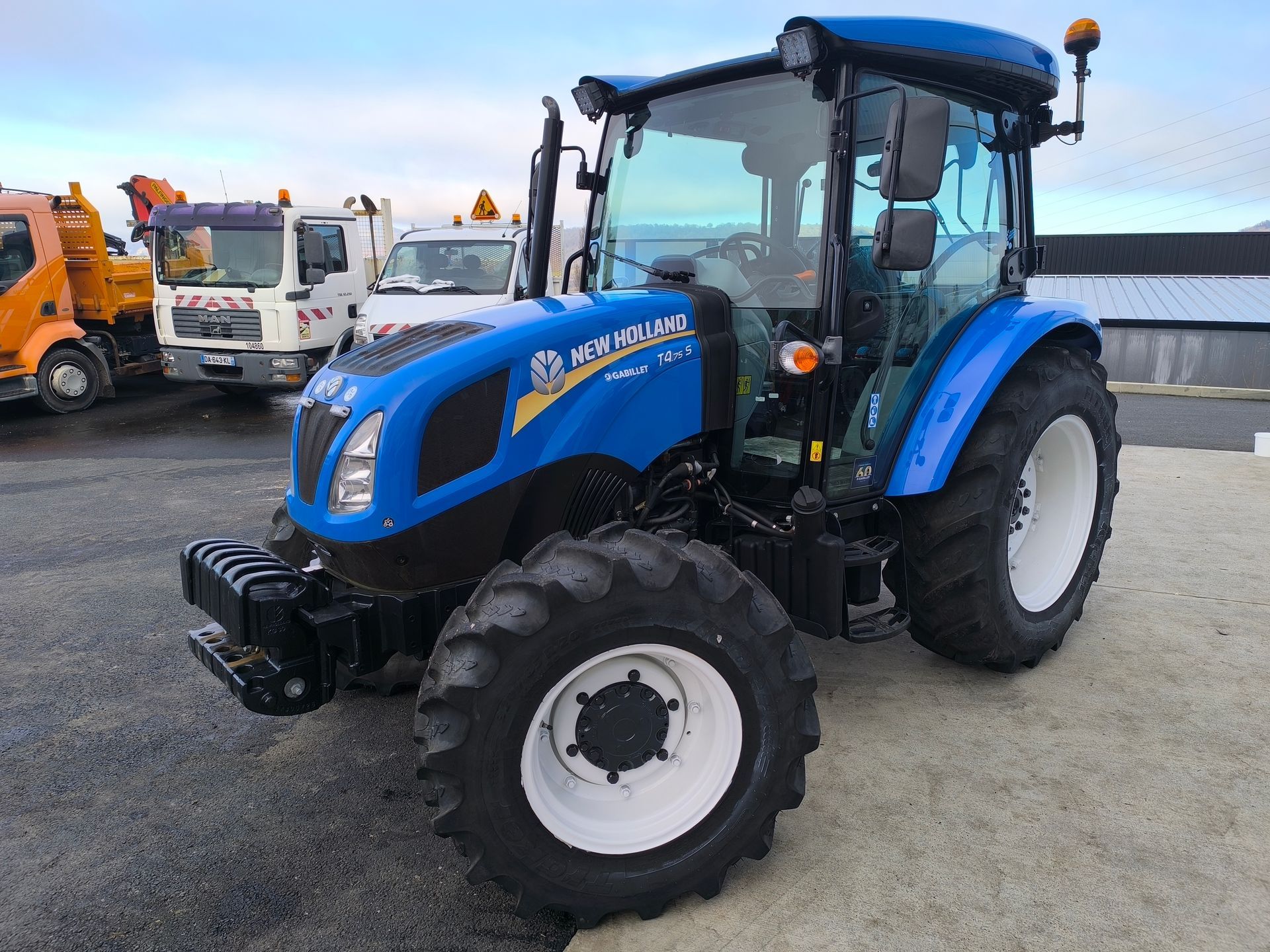 New Holland T4.75 S