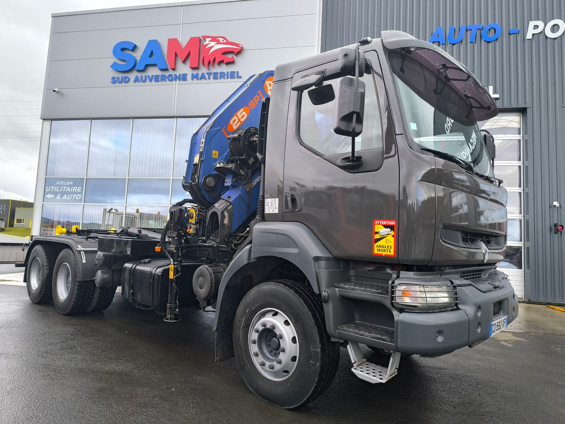 Renault Kerax 380 ampliroll grue