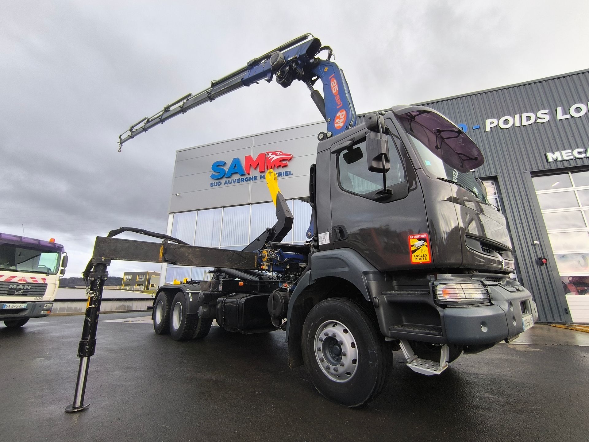 Renault Kerax 380 ampliroll grue