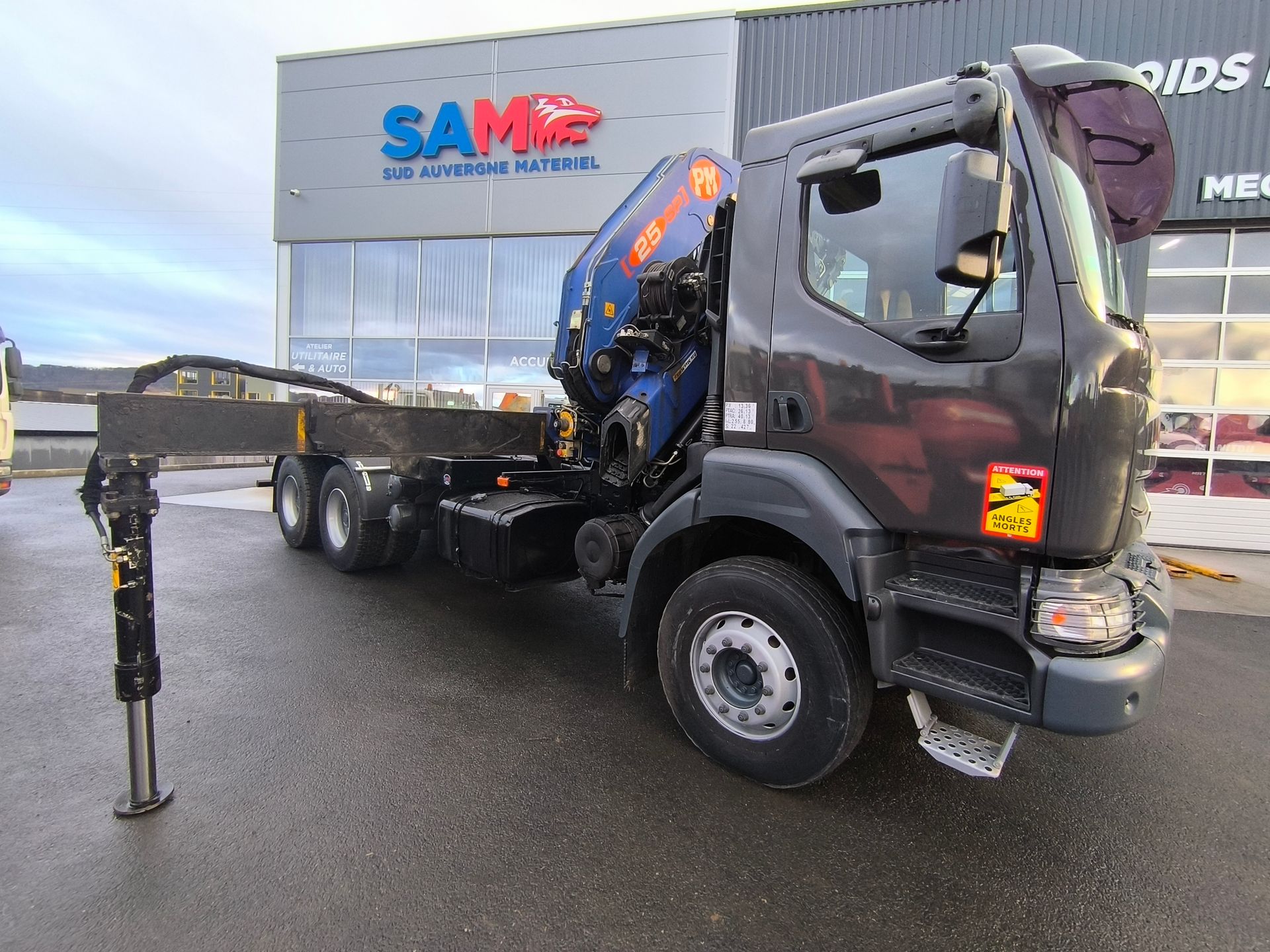 Renault Kerax 380 ampliroll grue