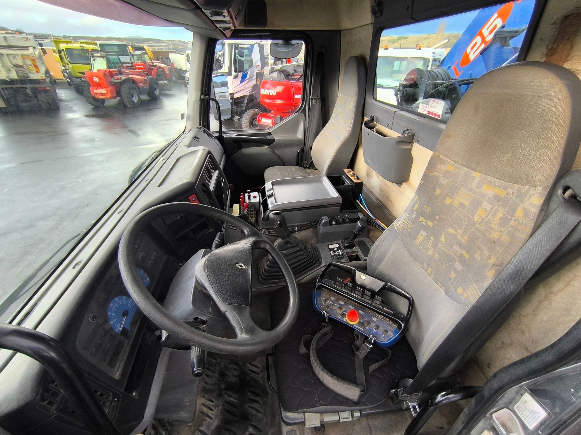 Renault Kerax 380 ampliroll grue