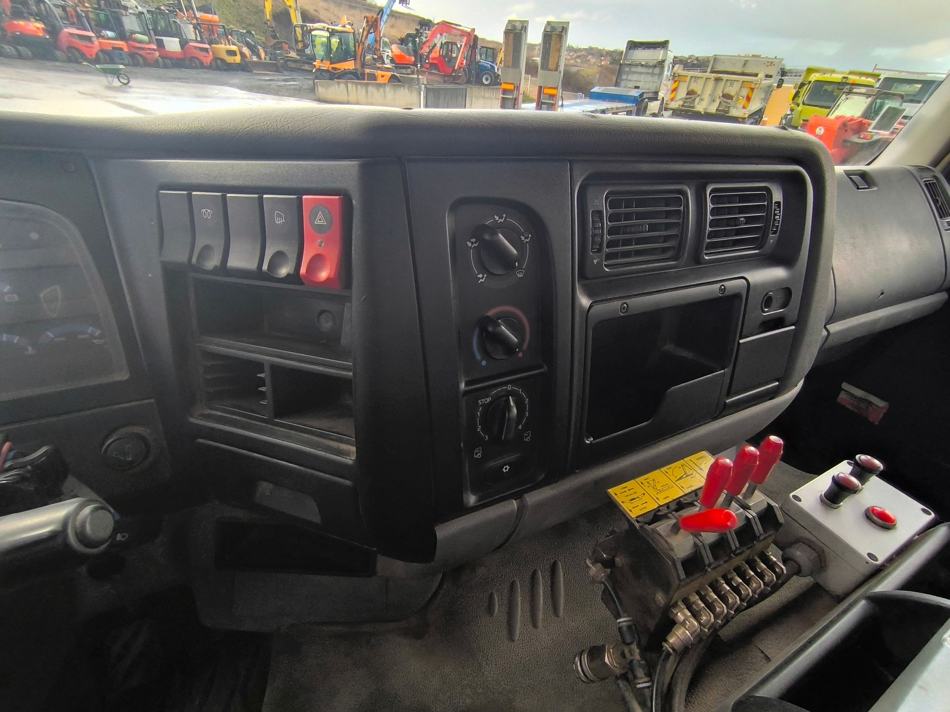 Renault Kerax 380 ampliroll grue