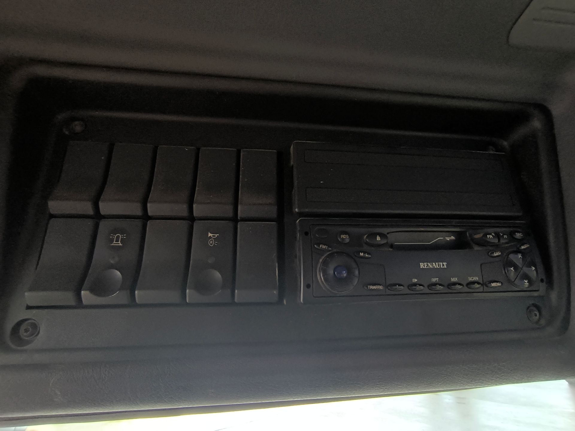 Renault Kerax 380 ampliroll grue