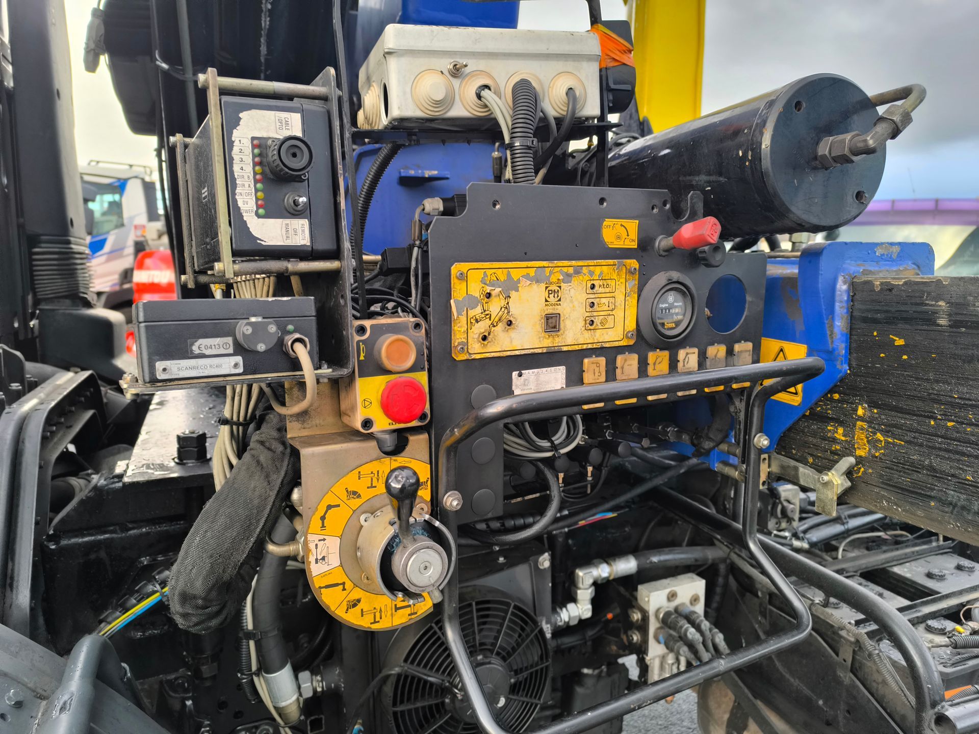 Renault Kerax 380 ampliroll grue