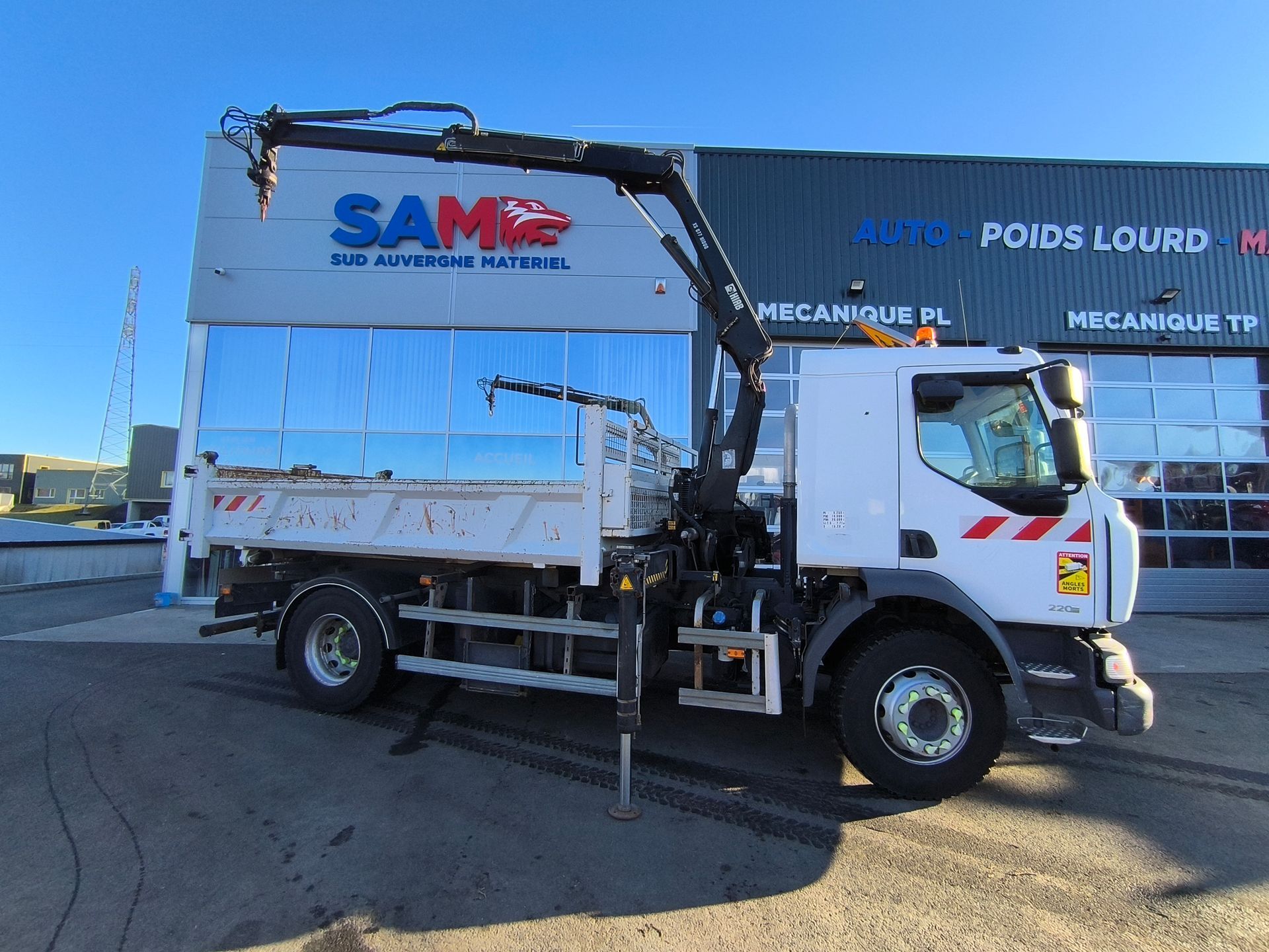 Camion Renault Midlum 220 grue HIAB