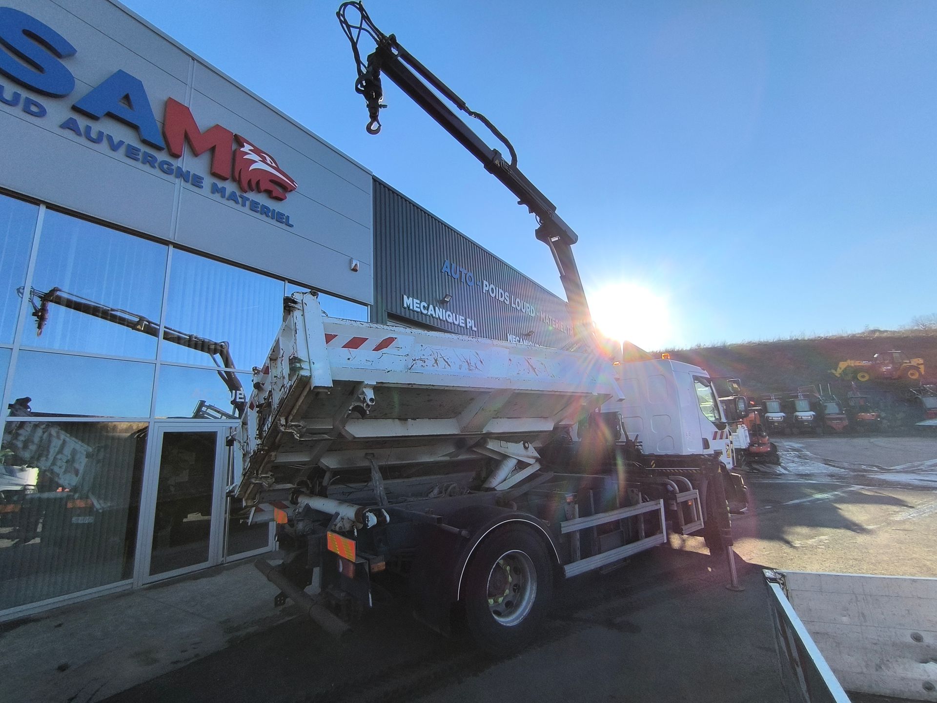 Camion Renault Midlum 220 grue HIAB