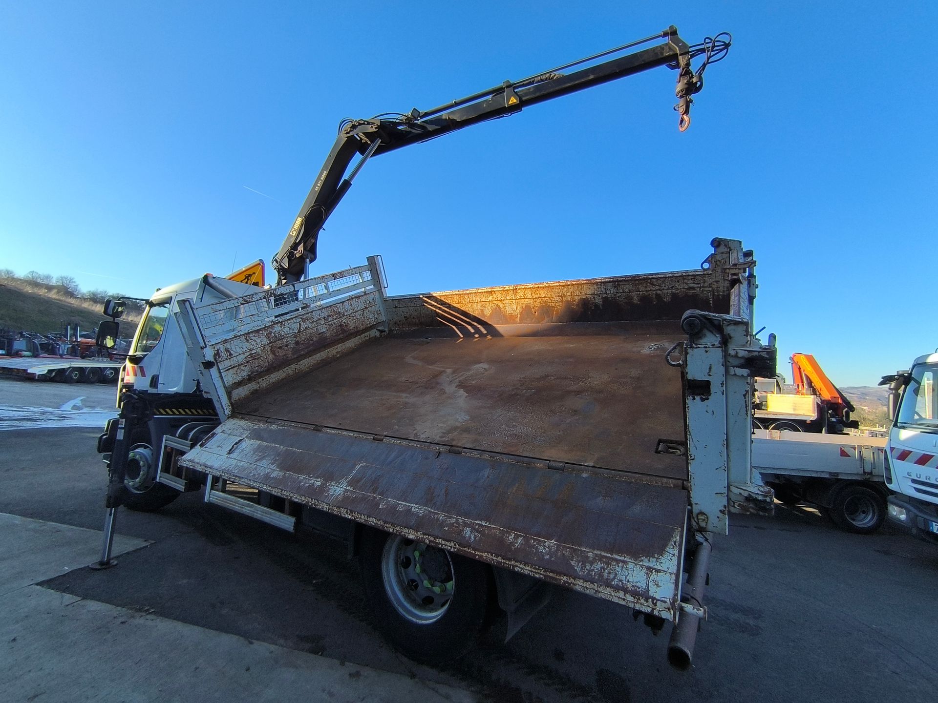 Camion Renault Midlum 220 grue HIAB