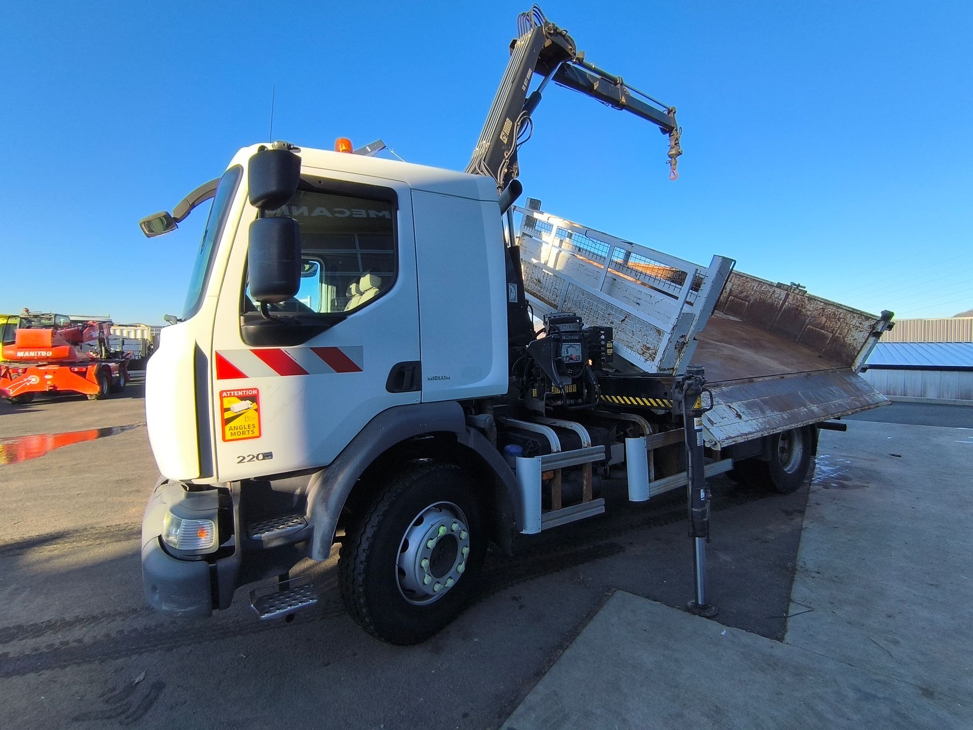 Camion Renault Midlum 220 grue HIAB
