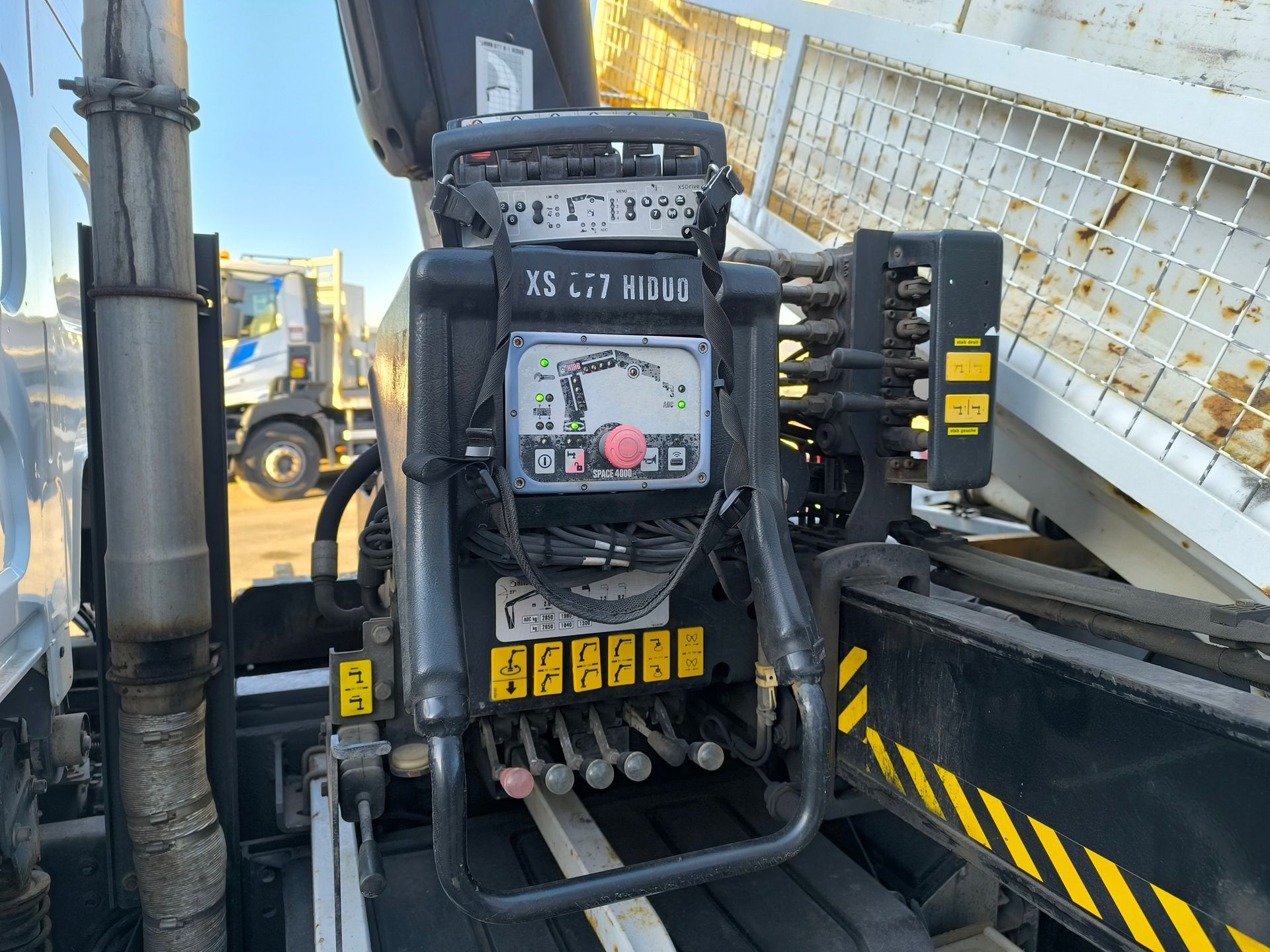 Camion Renault Midlum 220 grue HIAB