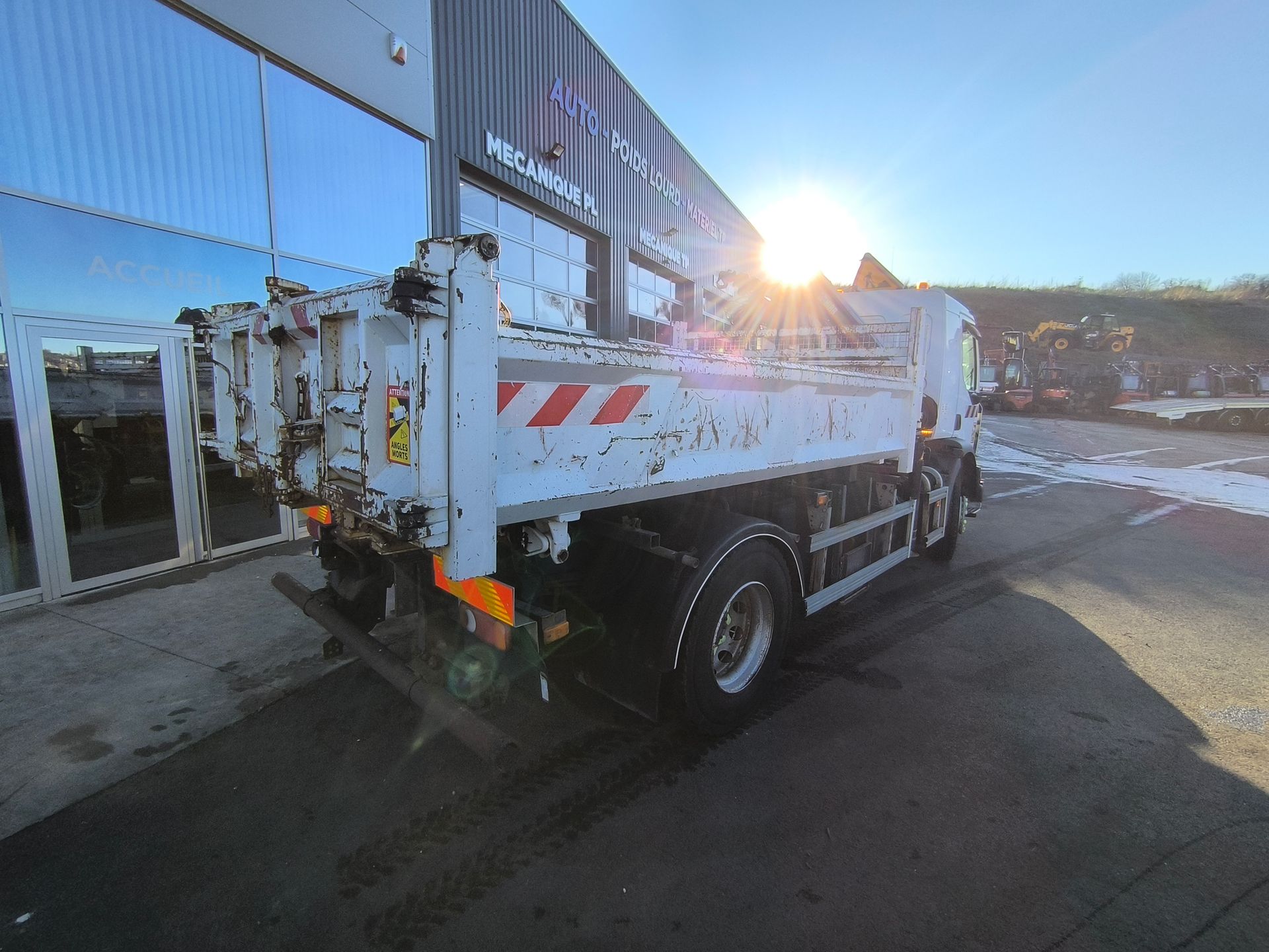 Camion Renault Midlum 220 grue HIAB