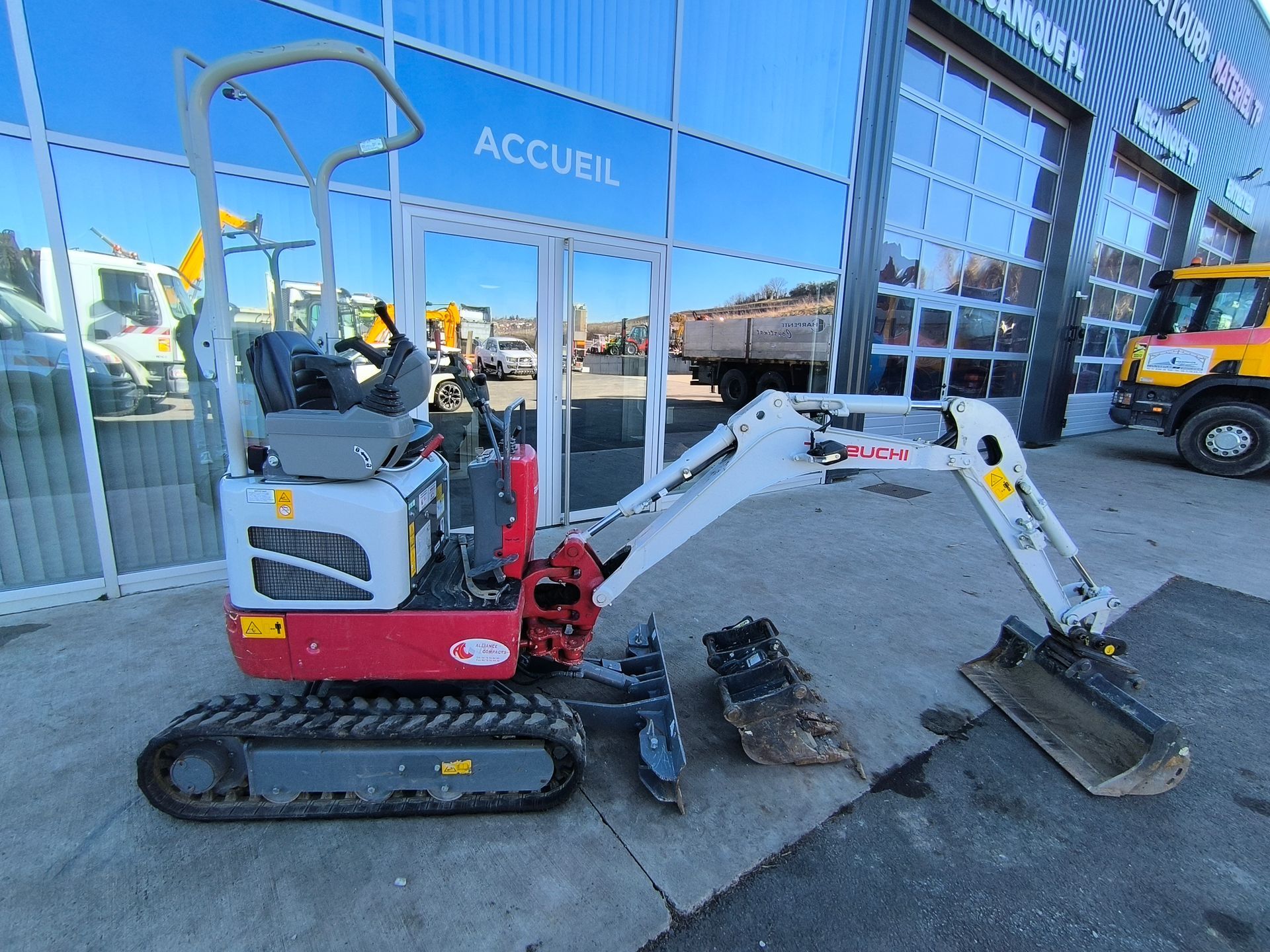 Takeuchi TB210R