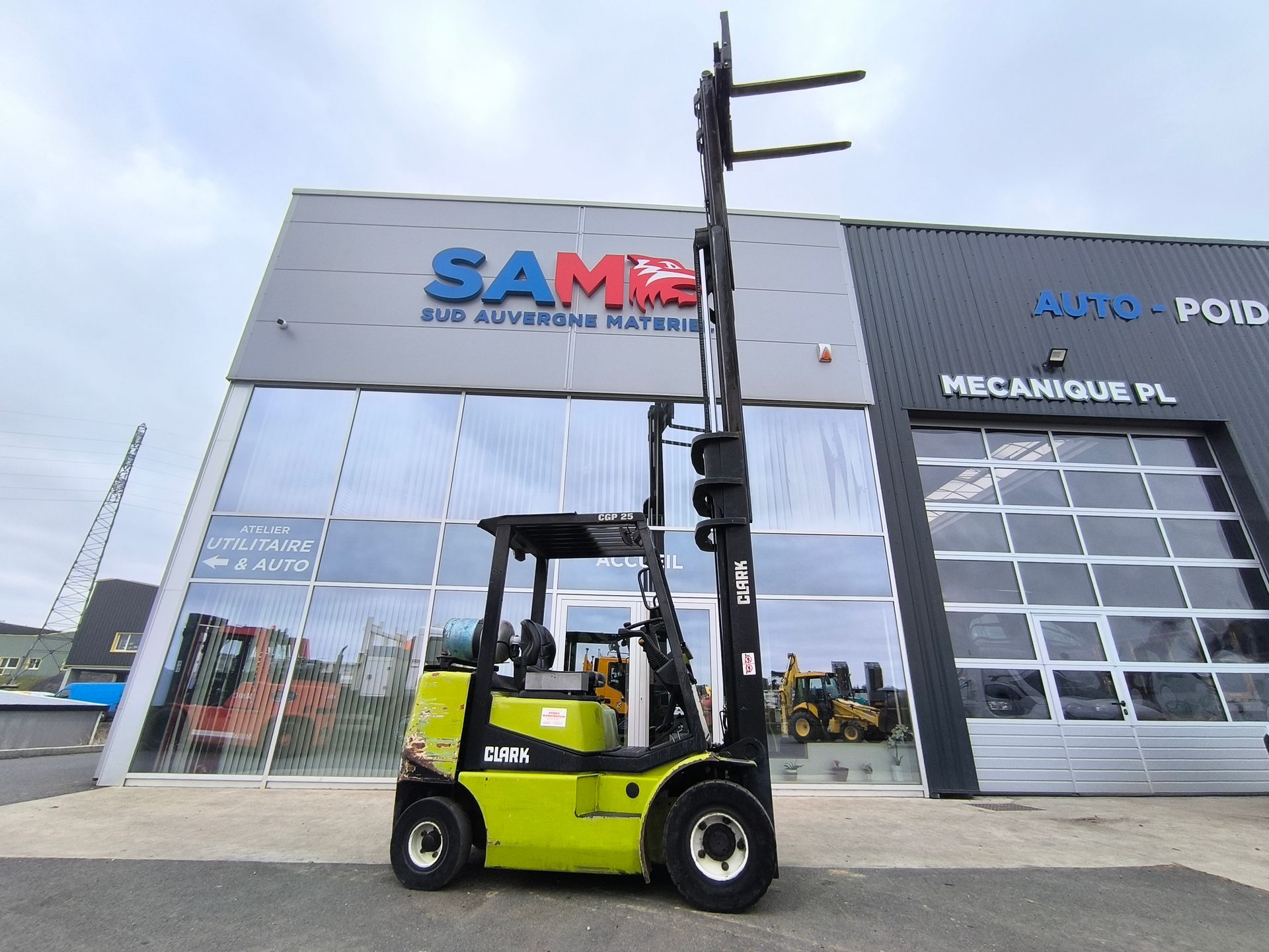 Chariot élévateur Clark CGP 25