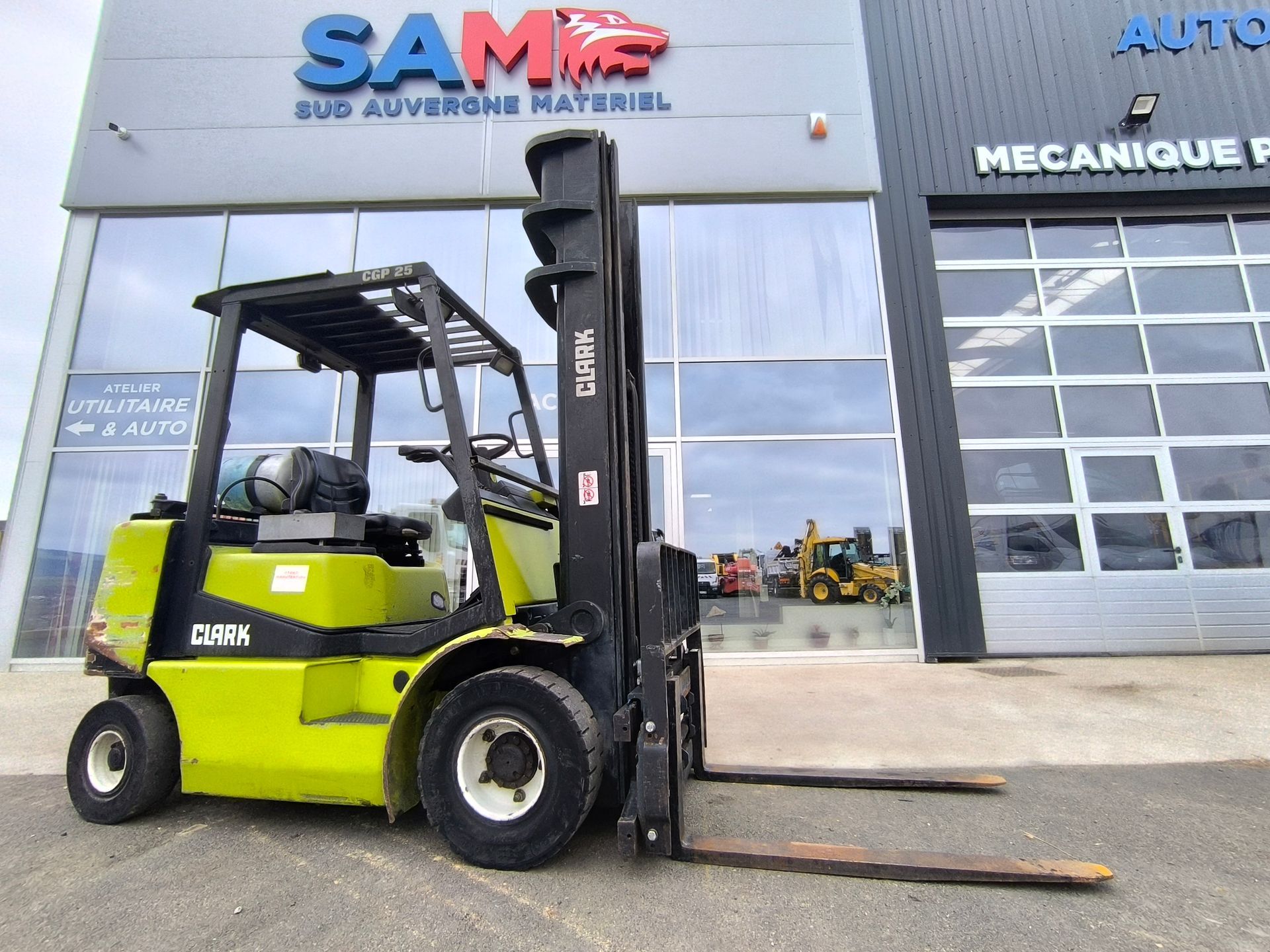Chariot élévateur Clark CGP 25