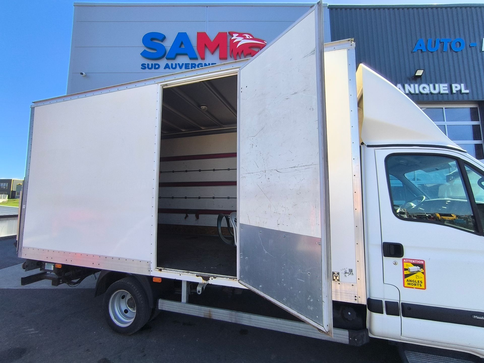 Renault Master 160 DCI VL + Hayon