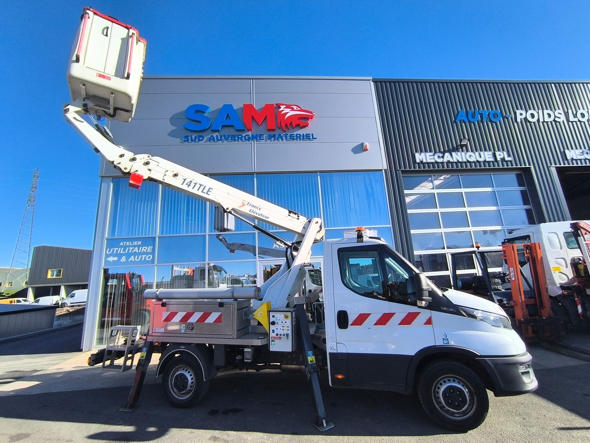 Iveco Daily 35S14H avec Nacelle 141 TLE