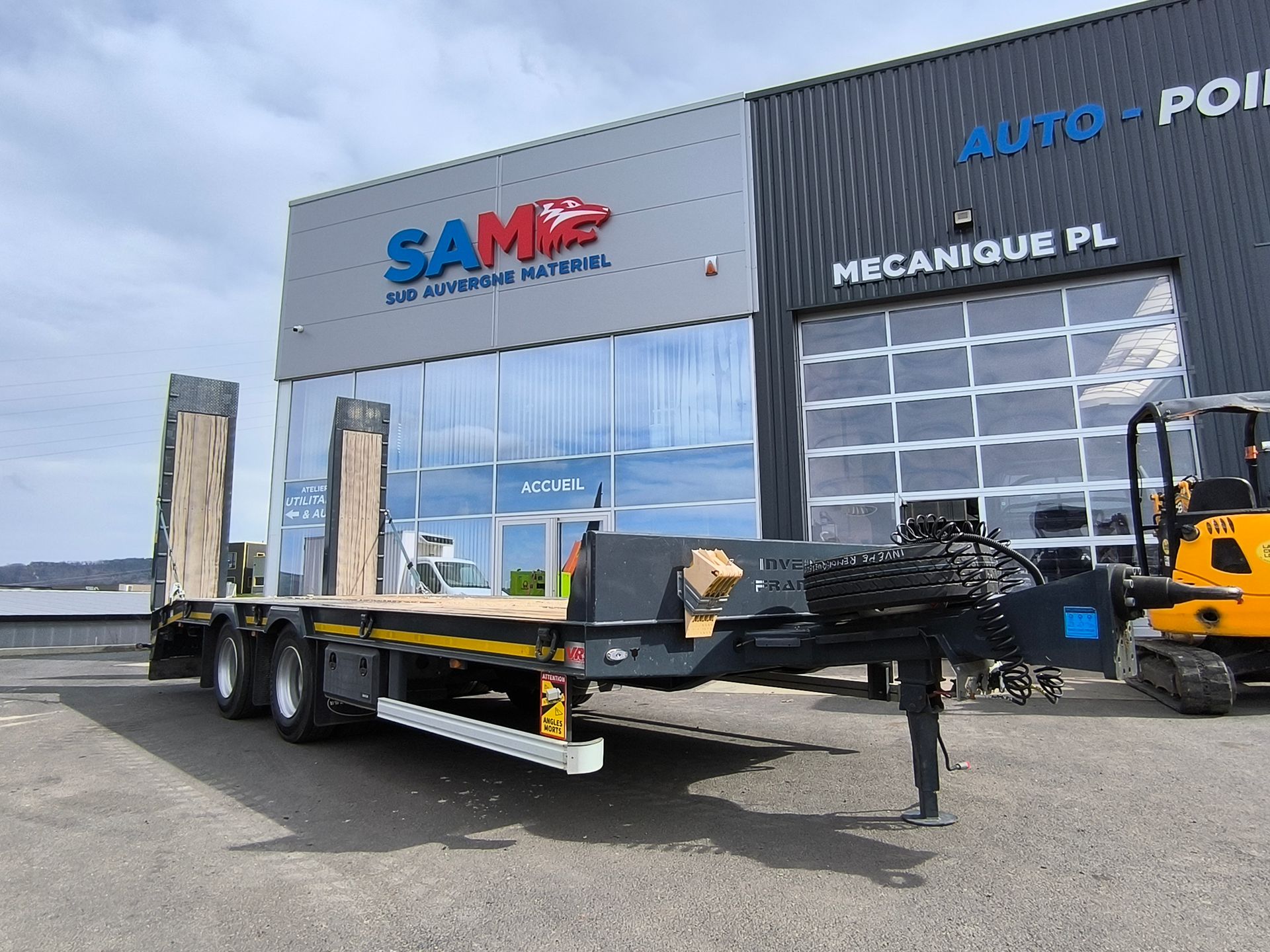 Invepe Porte engin 2 essieux basculante