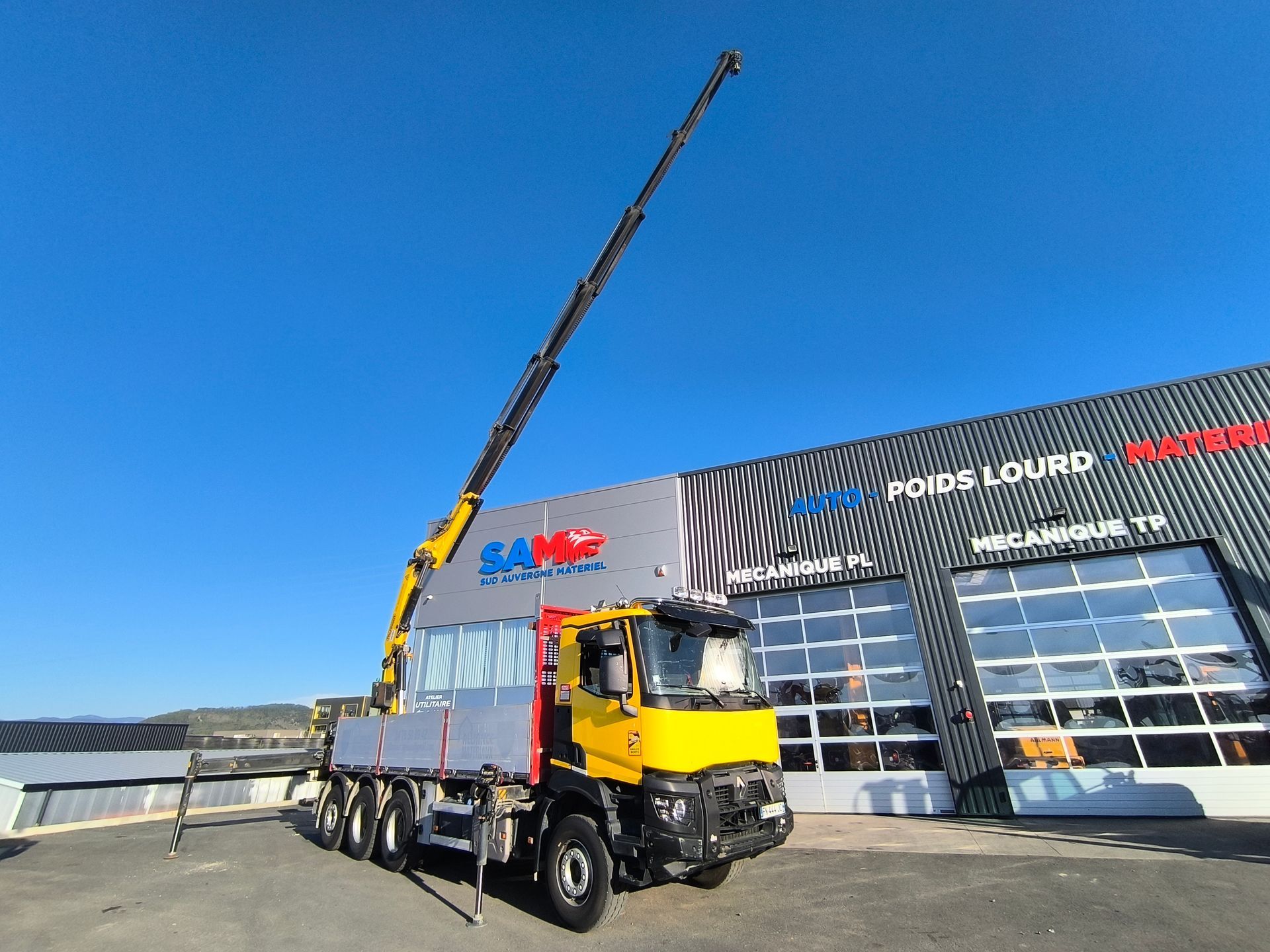 Renault C 520 grue Palfinger PK 34