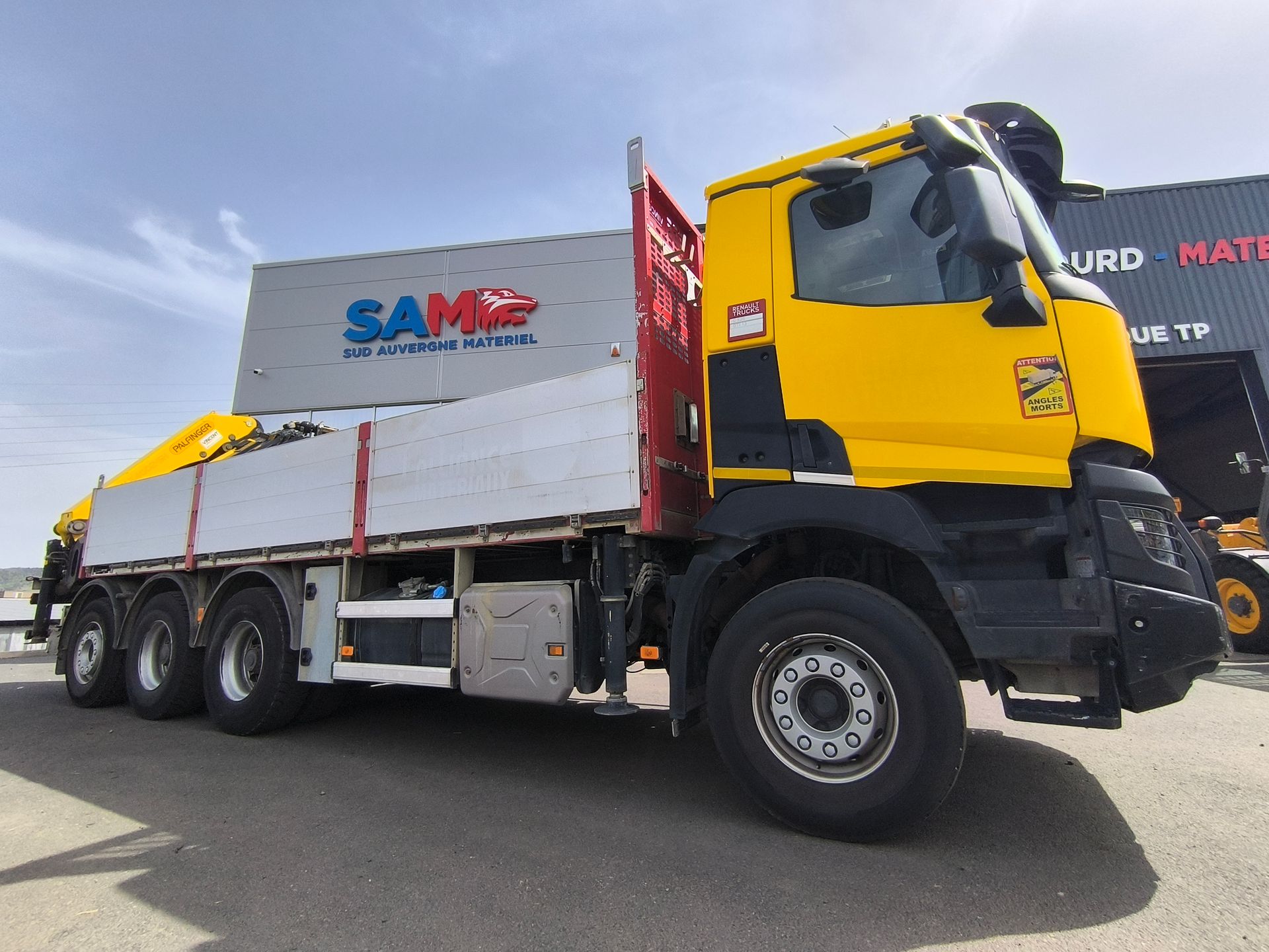 Renault C 520 grue Palfinger PK 34