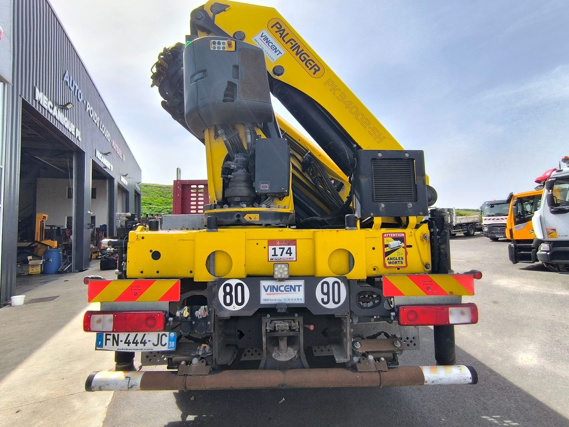Renault C 520 grue Palfinger PK 34
