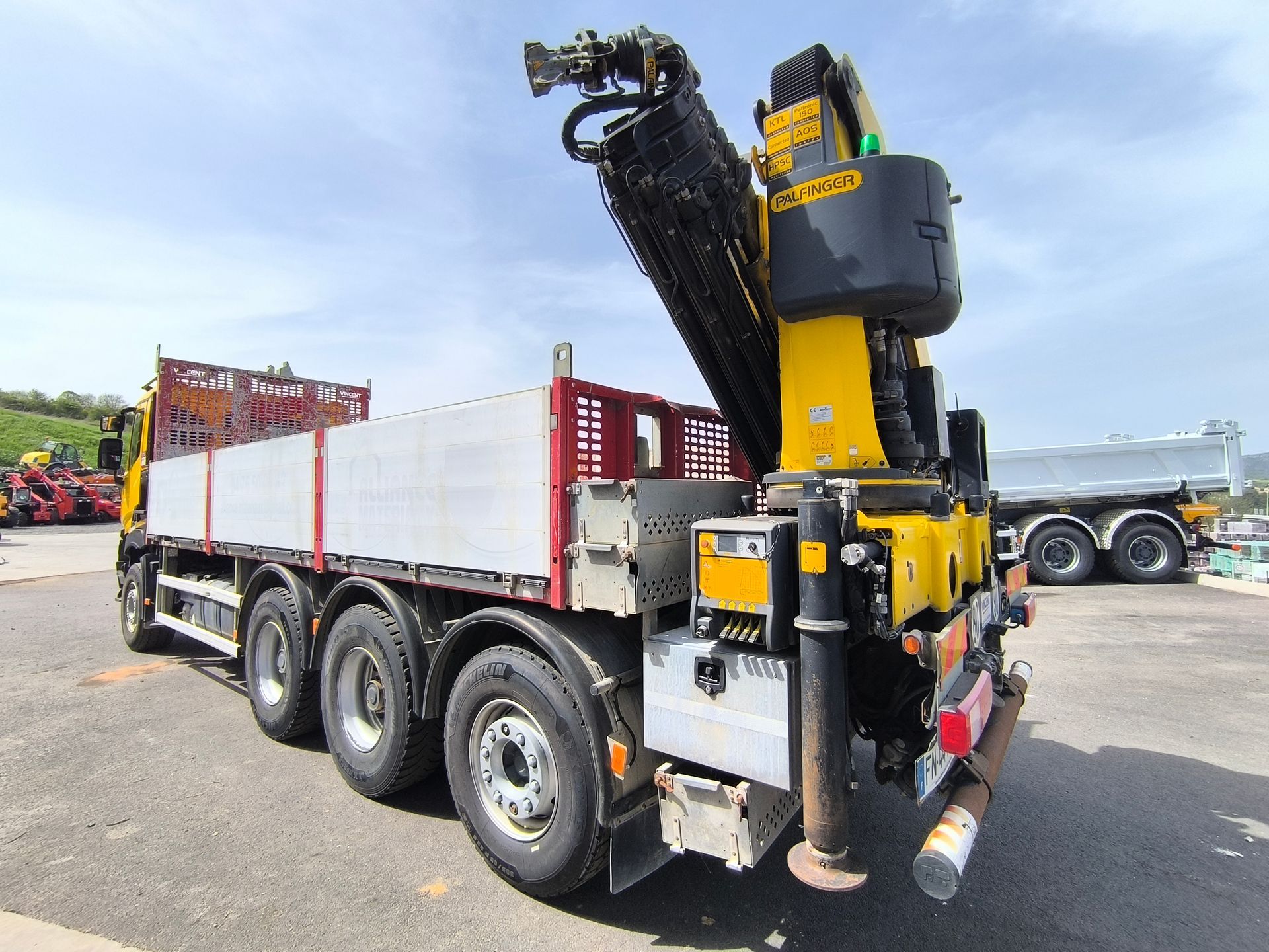 Renault C 520 grue Palfinger PK 34