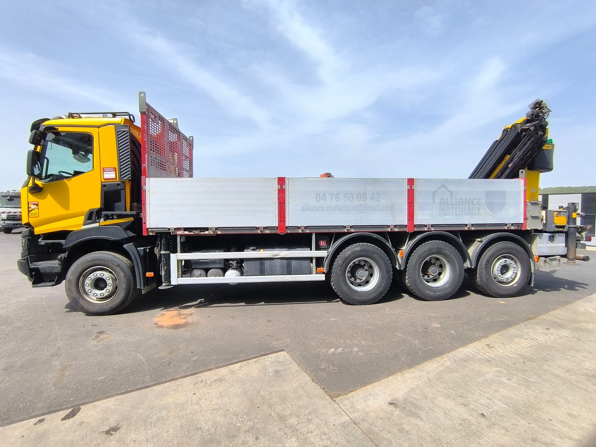 Renault C 520 grue Palfinger PK 34