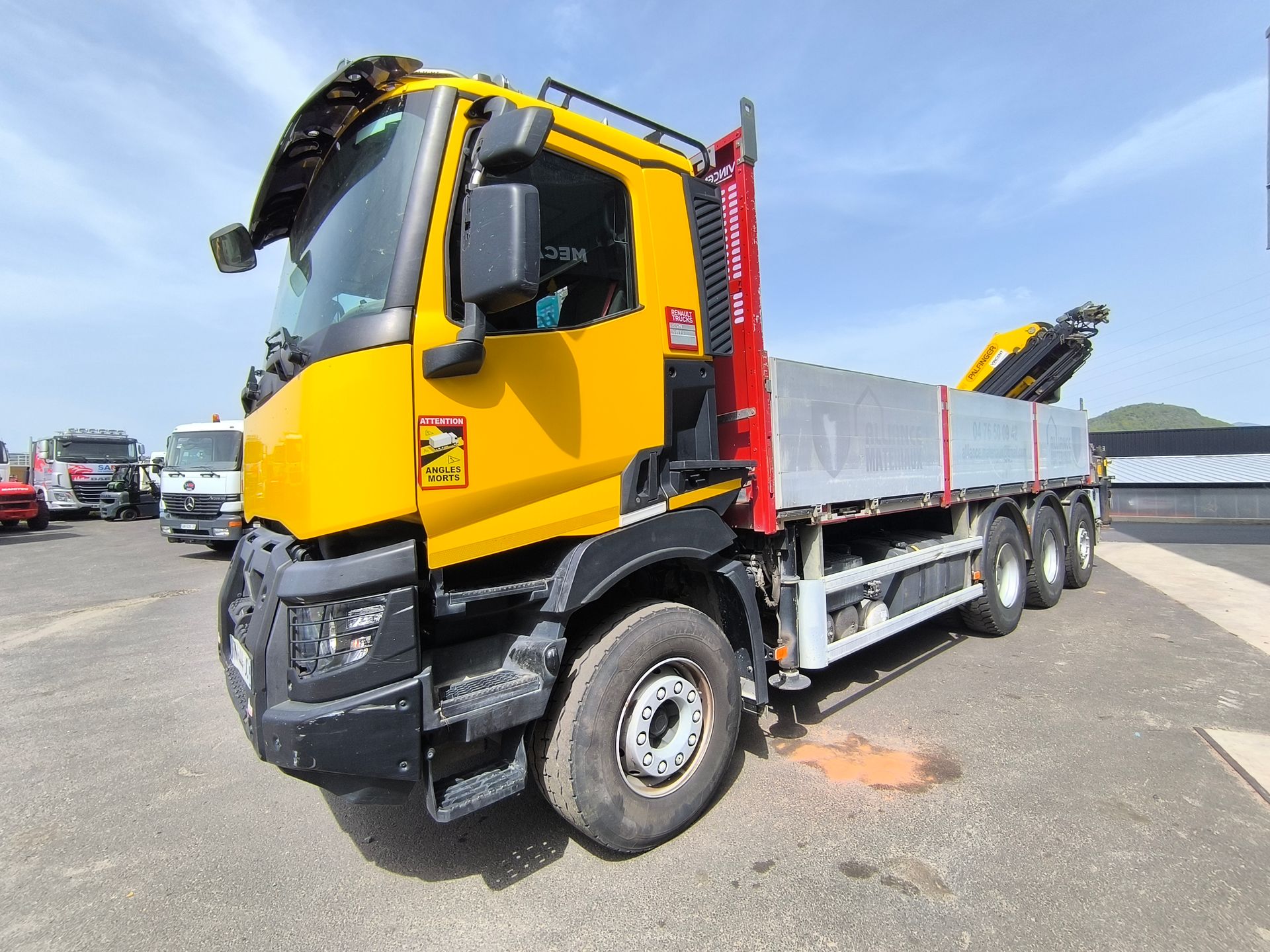 Renault C 520 grue Palfinger PK 34