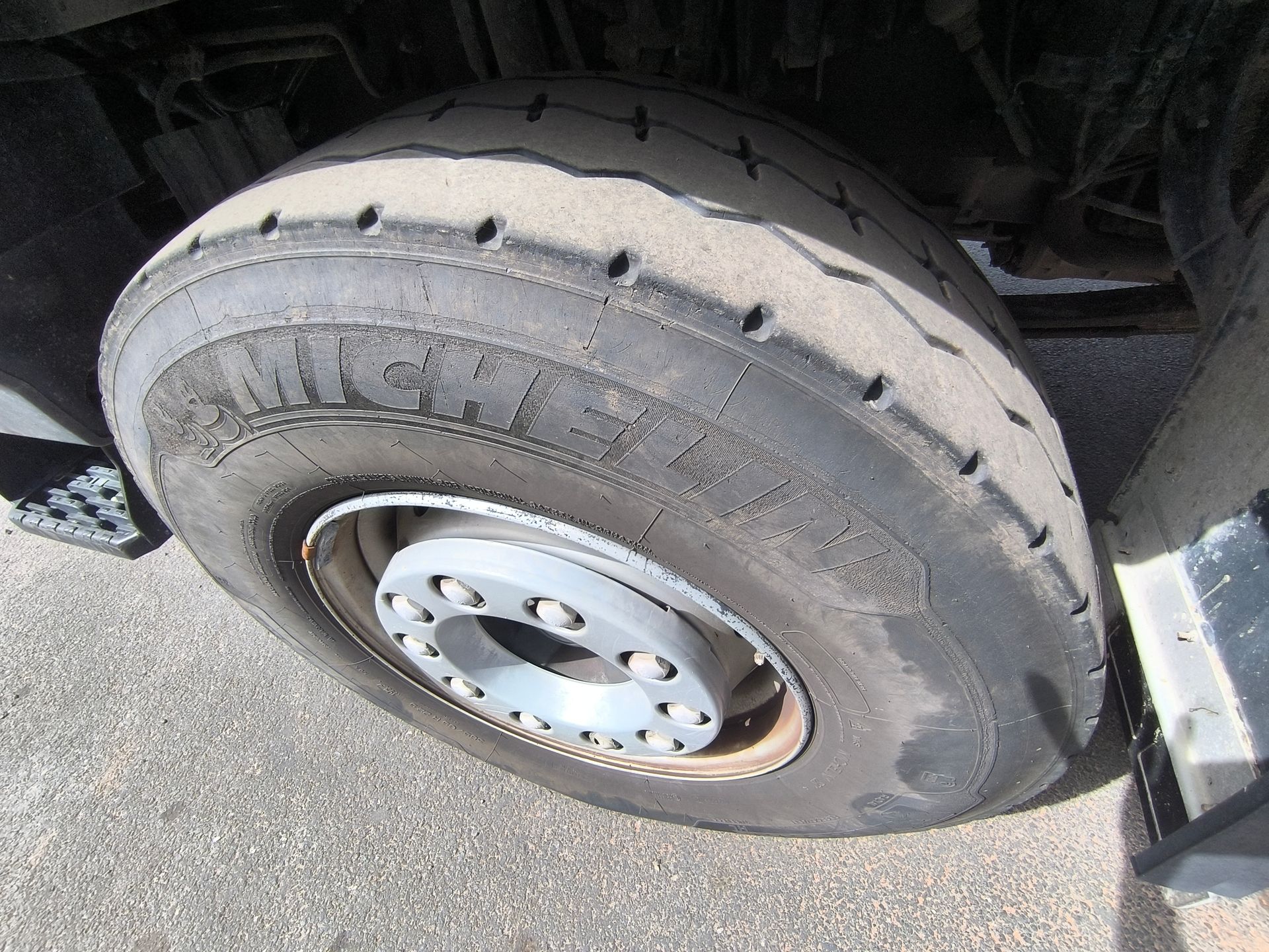 Renault C 520 grue Palfinger PK 34