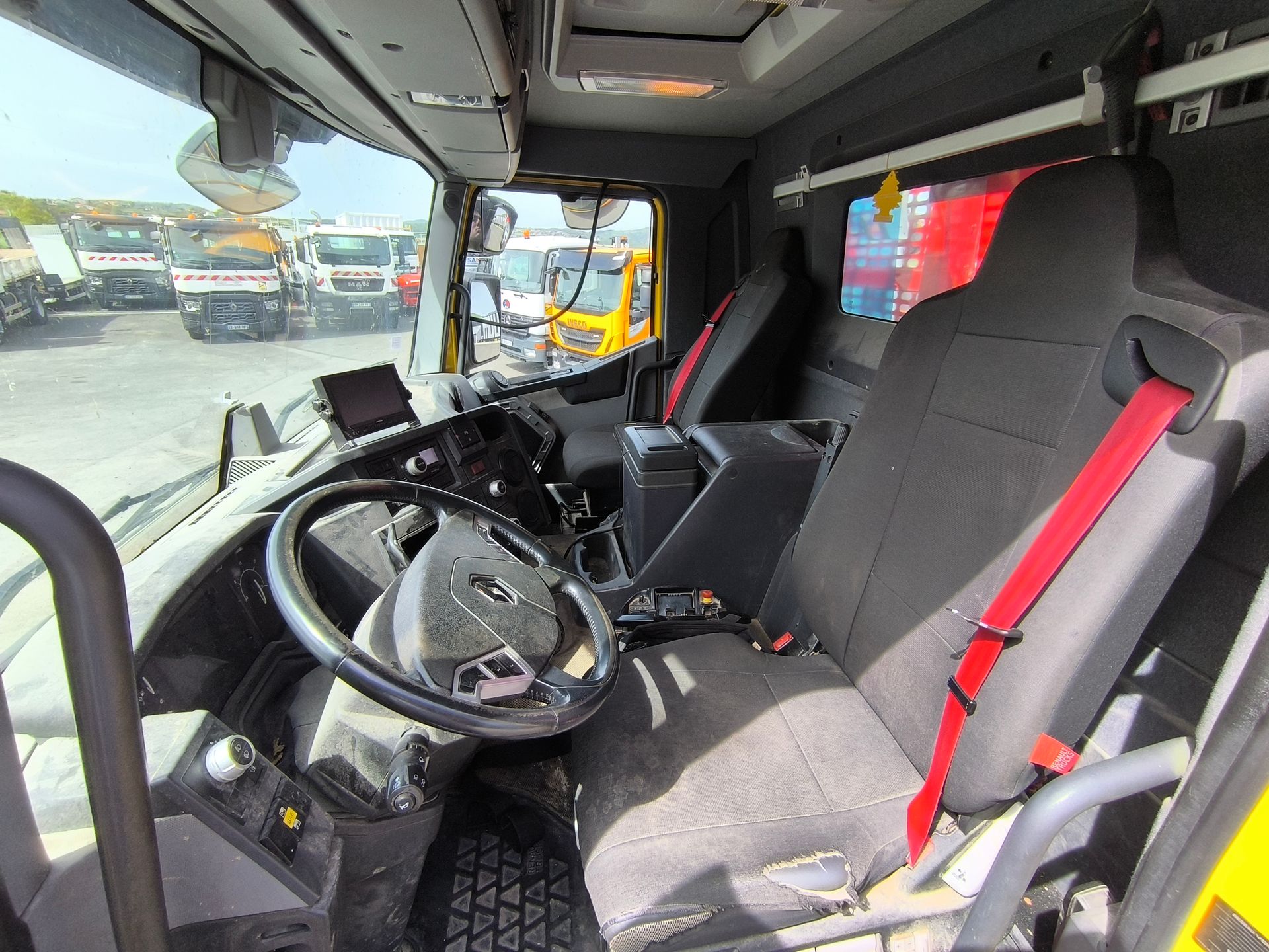 Renault C 520 grue Palfinger PK 34