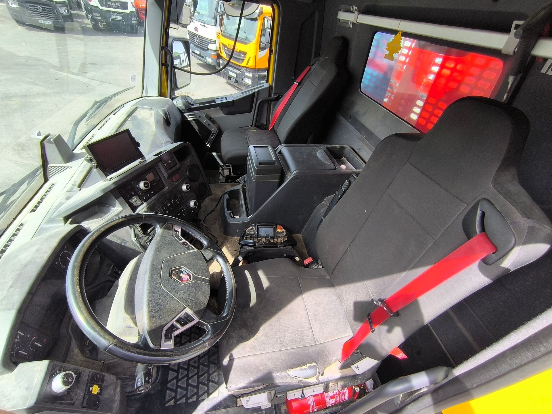 Renault C 520 grue Palfinger PK 34
