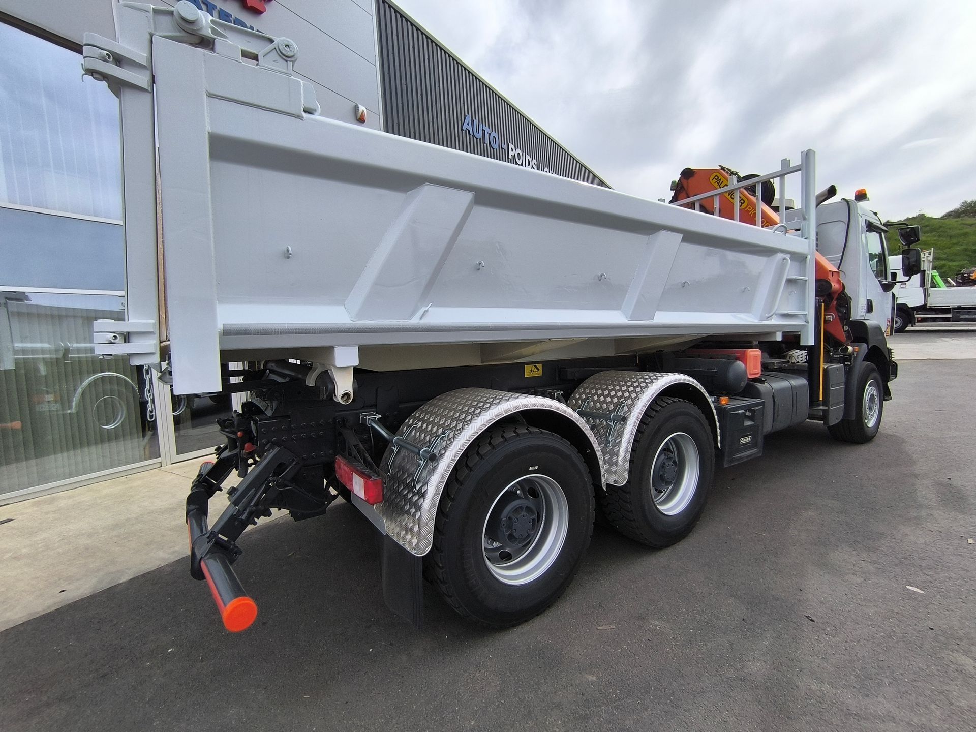 Renault Kerax 460 grue Palfinger PK 20