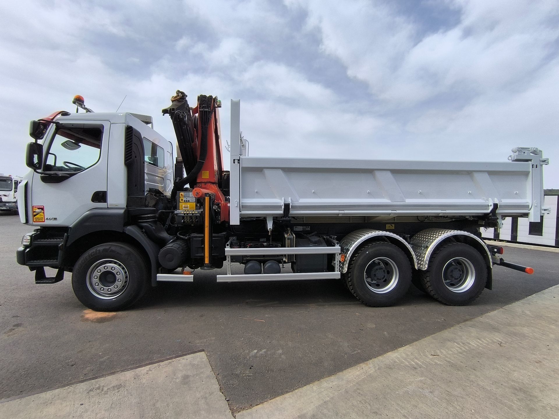 Renault Kerax 460 grue Palfinger PK 20