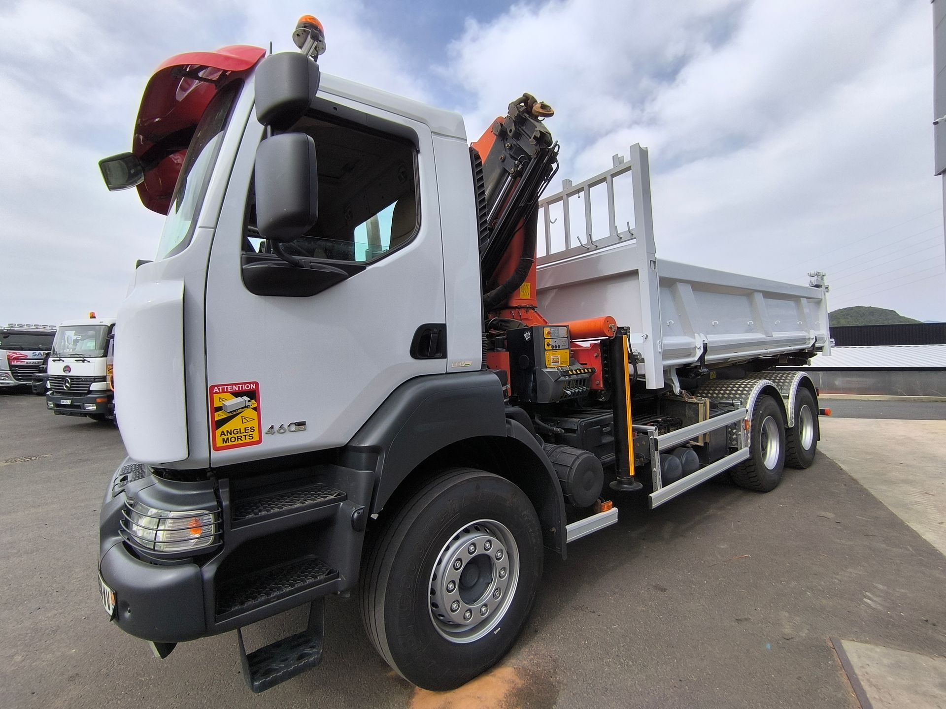 Renault Kerax 460 grue Palfinger PK 20