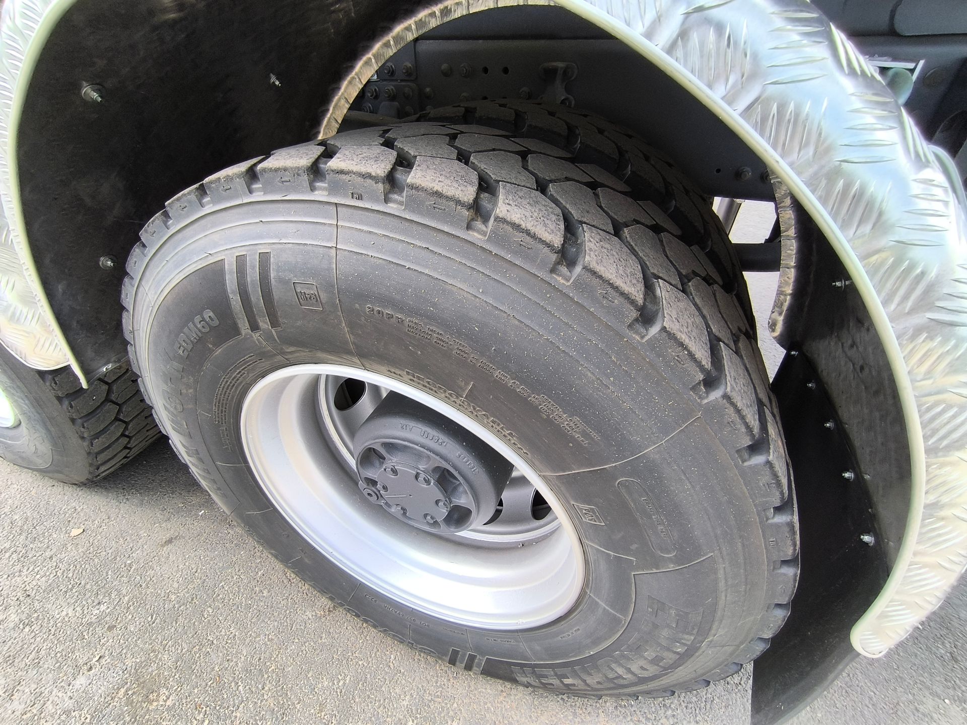 Renault Kerax 460 grue Palfinger PK 20