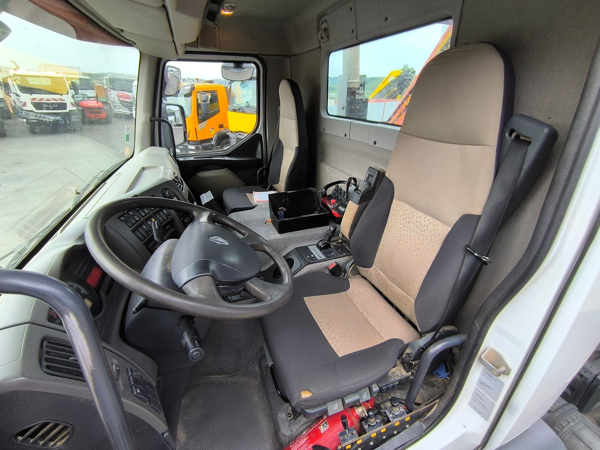 Renault Kerax 460 grue Palfinger PK 20