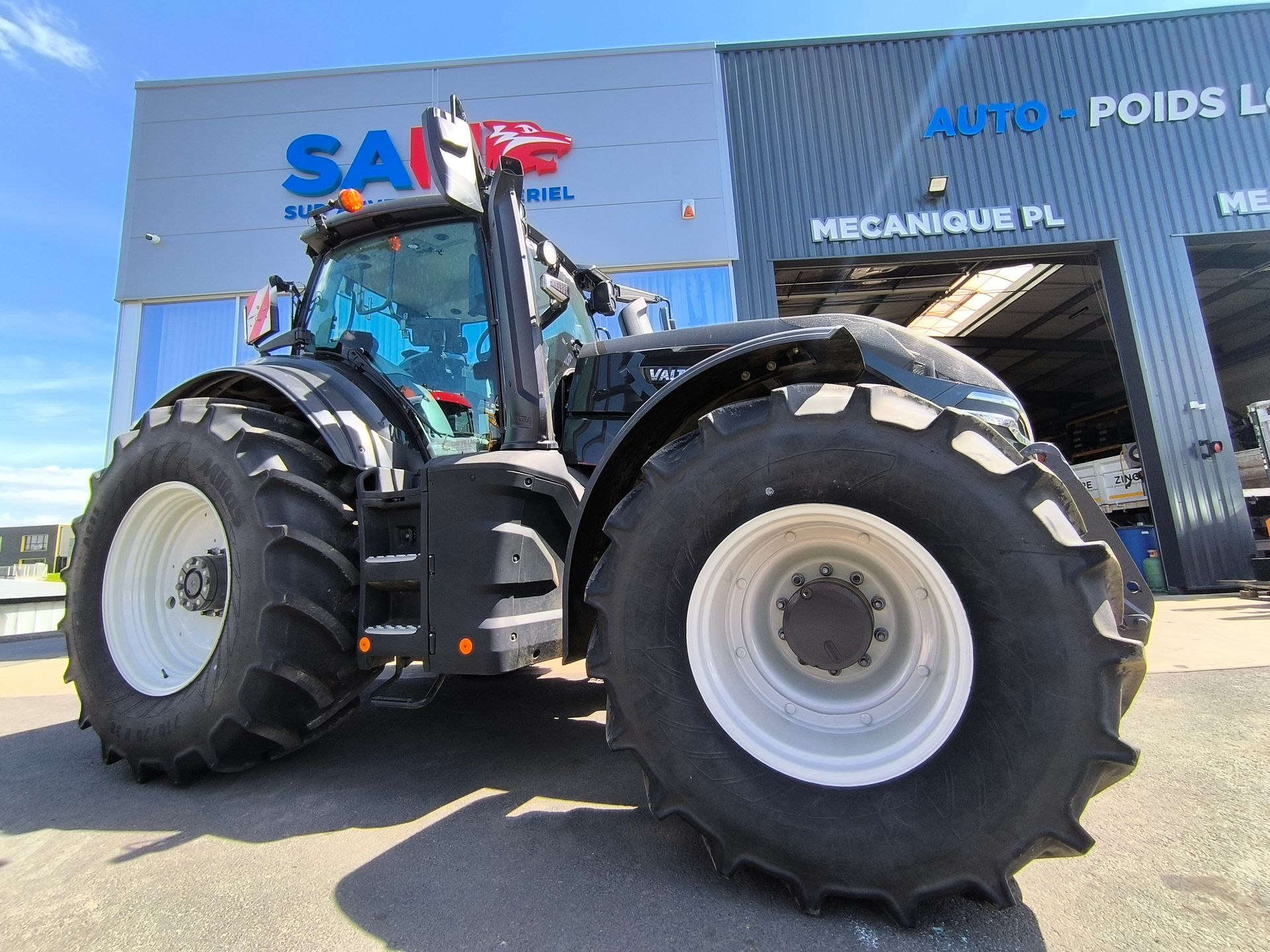 Valtra Q 285